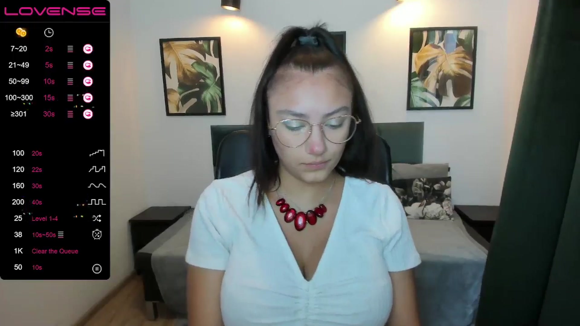 Gallery image thumbnail from SunfLowerr's myfreecams stream on, 09/14/2024, 16:45 image 4 of 20