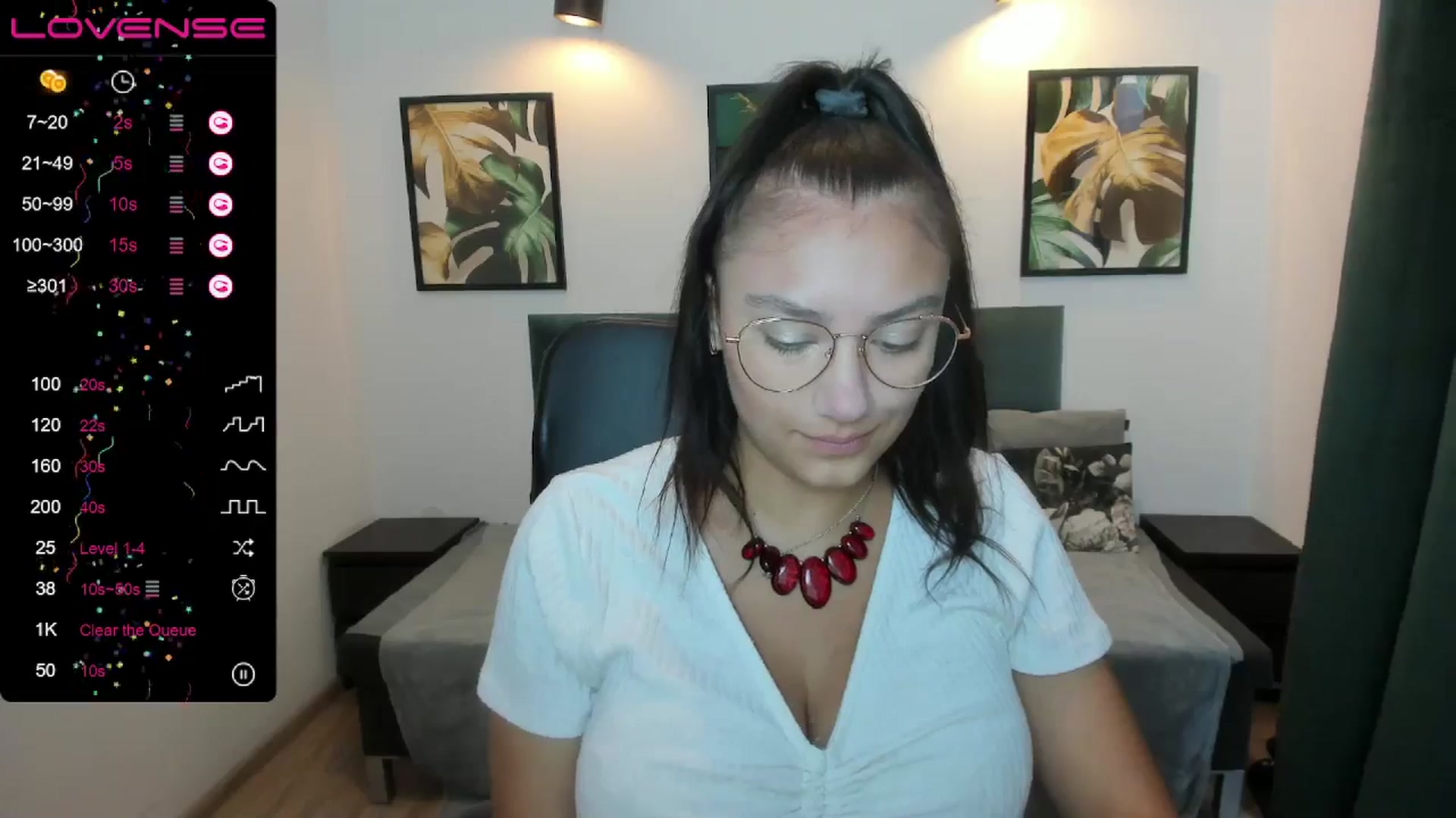 Gallery image thumbnail from SunfLowerr's myfreecams stream on, 09/14/2024, 16:45 image 18 of 20