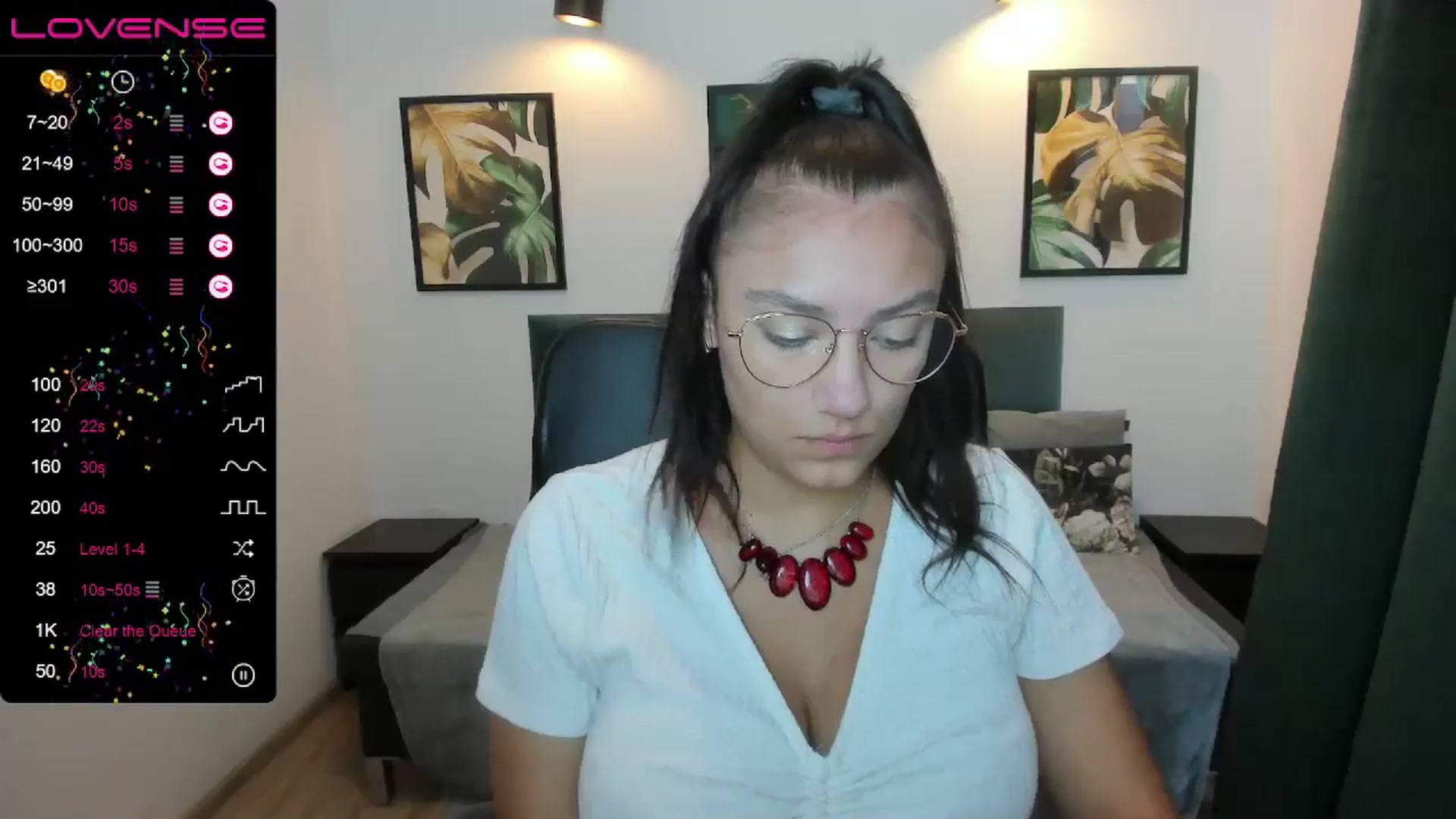 Gallery image thumbnail from SunfLowerr's myfreecams stream on, 09/14/2024, 16:45 image 17 of 20