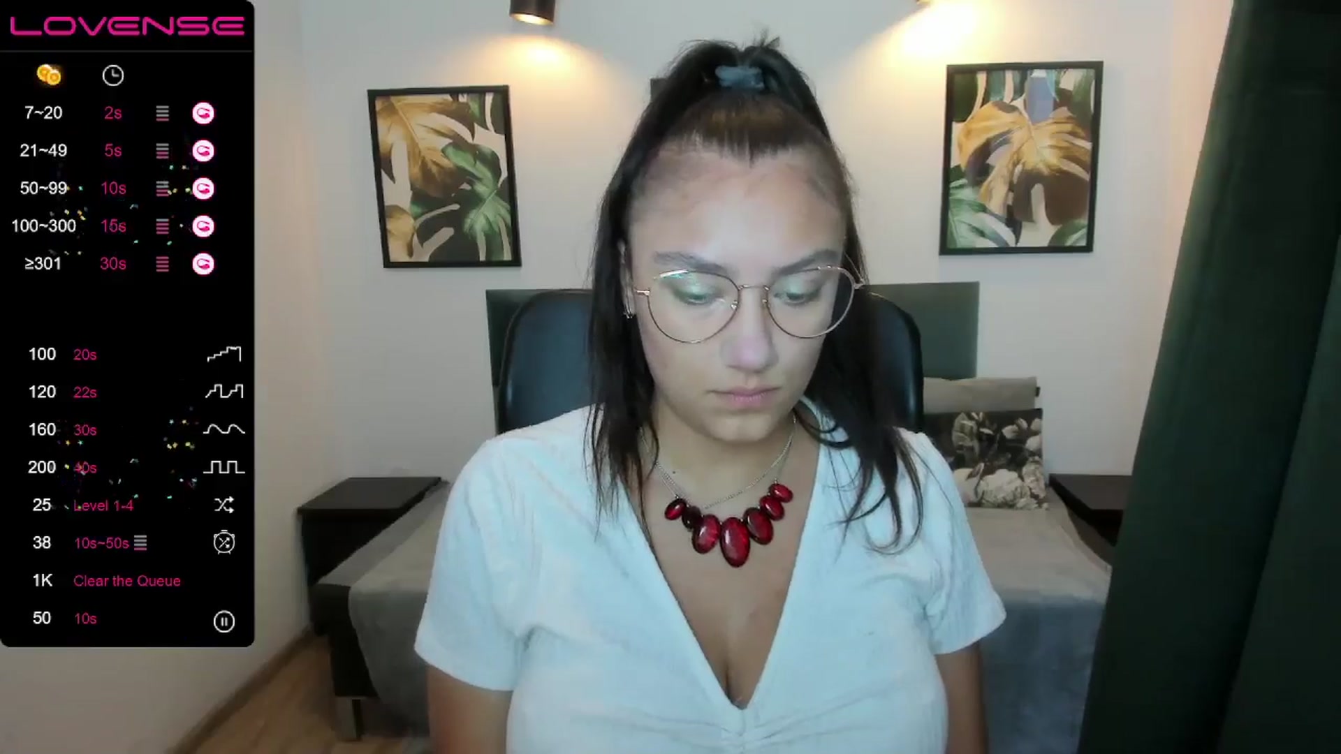 Gallery image thumbnail from SunfLowerr's myfreecams stream on, 09/14/2024, 16:45 image 10 of 20