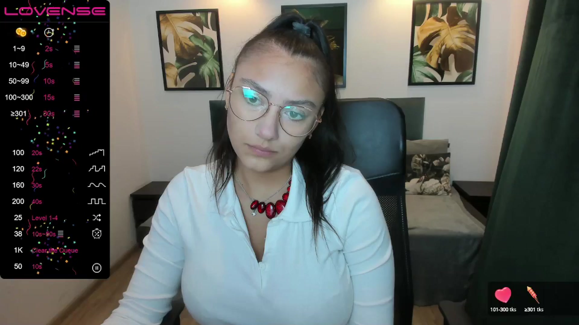 Gallery image thumbnail from SunfLowerr's myfreecams stream on, 09/14/2024, 18:26 image 3 of 20