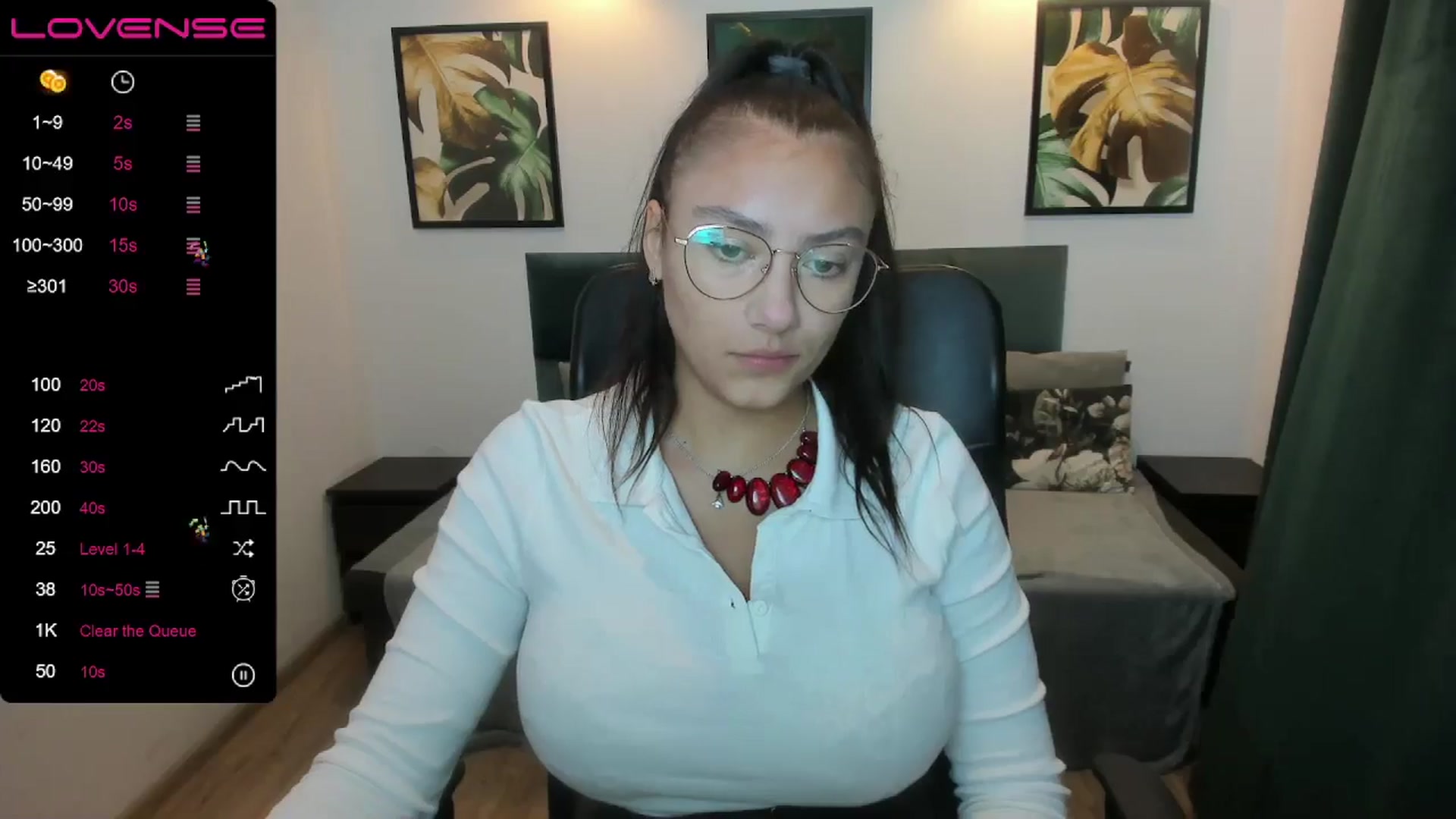 Gallery image thumbnail from SunfLowerr's myfreecams stream on, 09/14/2024, 18:26 image 6 of 20