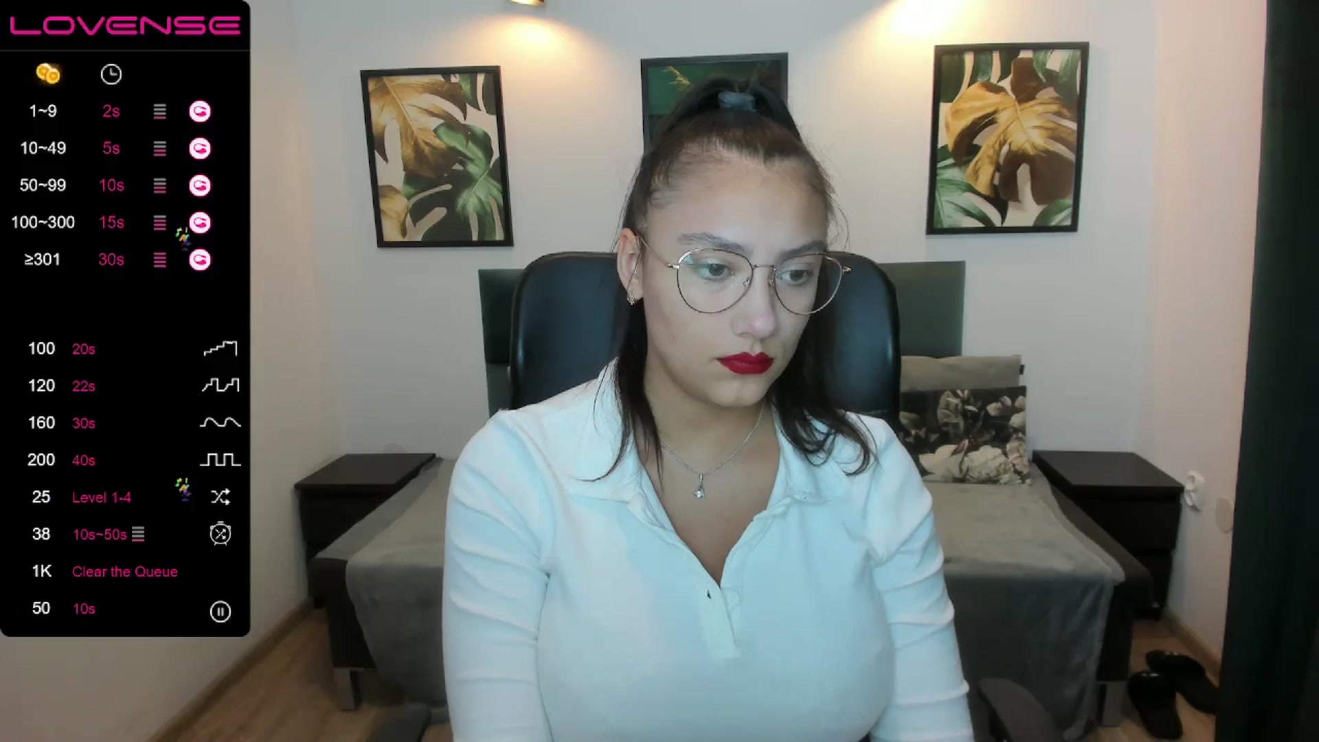 Gallery image thumbnail from SunfLowerr's myfreecams stream on, 09/14/2024, 19:48 image 11 of 20