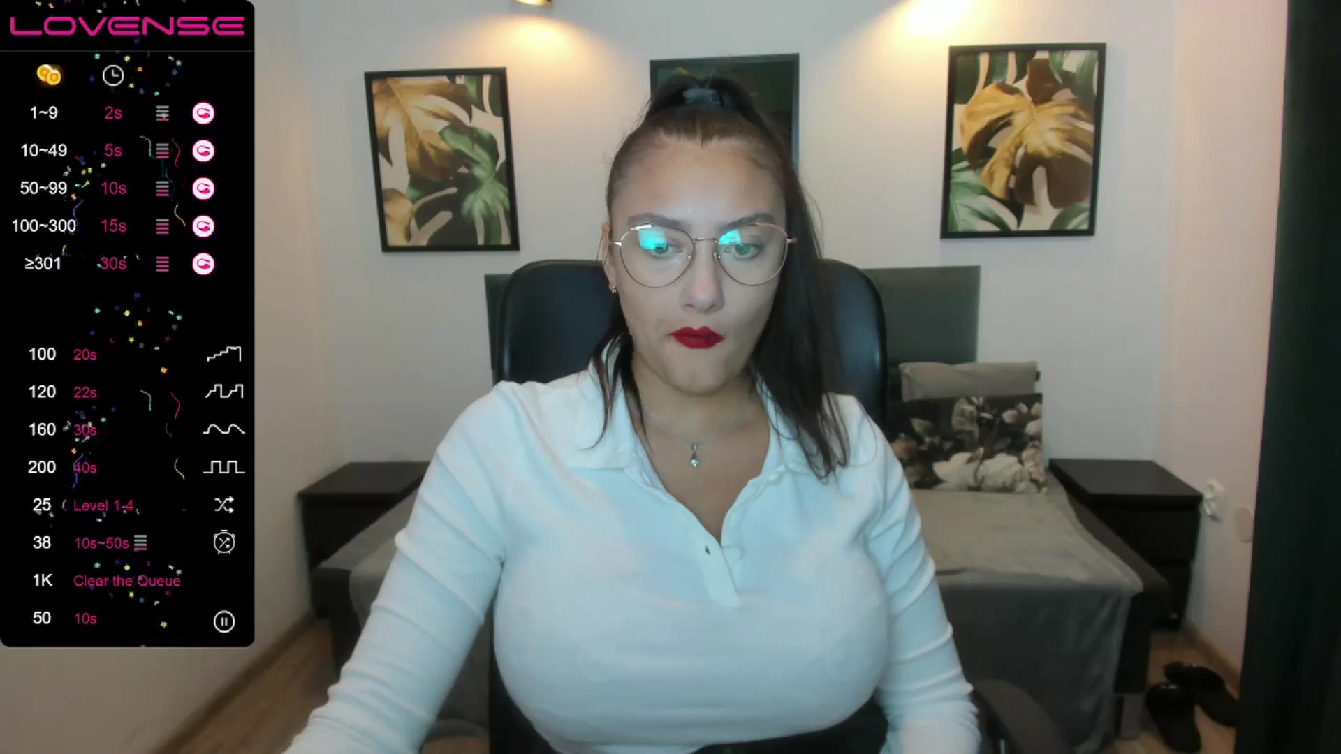 Gallery image thumbnail from SunfLowerr's myfreecams stream on, 09/14/2024, 19:48 image 15 of 20