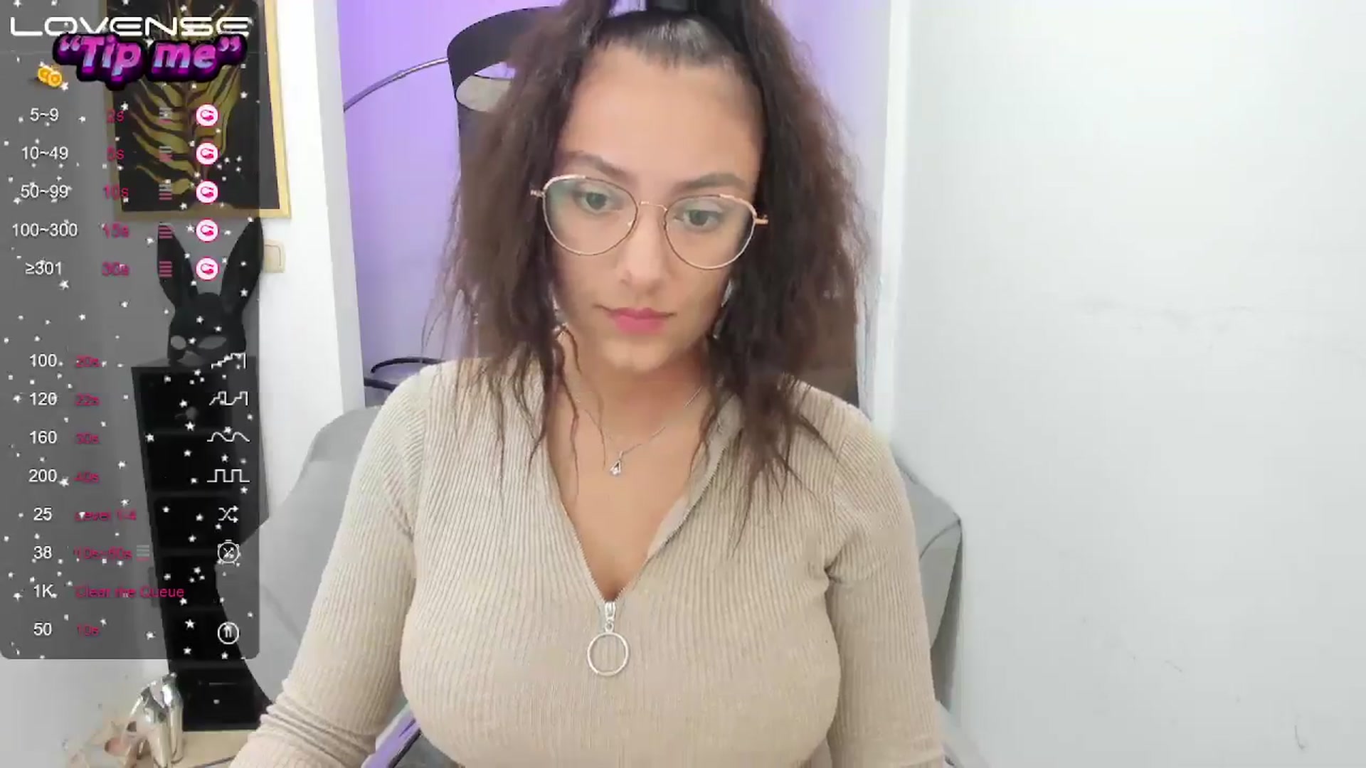 Gallery image thumbnail from SunfLowerr's myfreecams stream on, 09/15/2024, 16:06 image 9 of 20