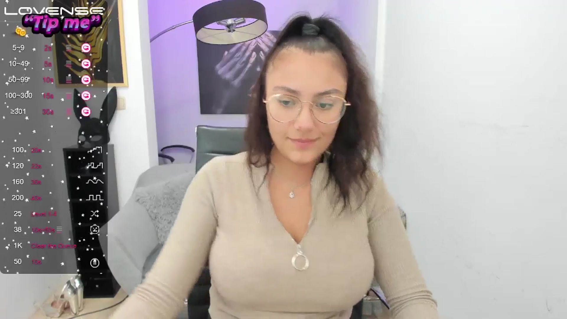 Gallery image thumbnail from SunfLowerr's myfreecams stream on, 09/15/2024, 18:39 image 14 of 20