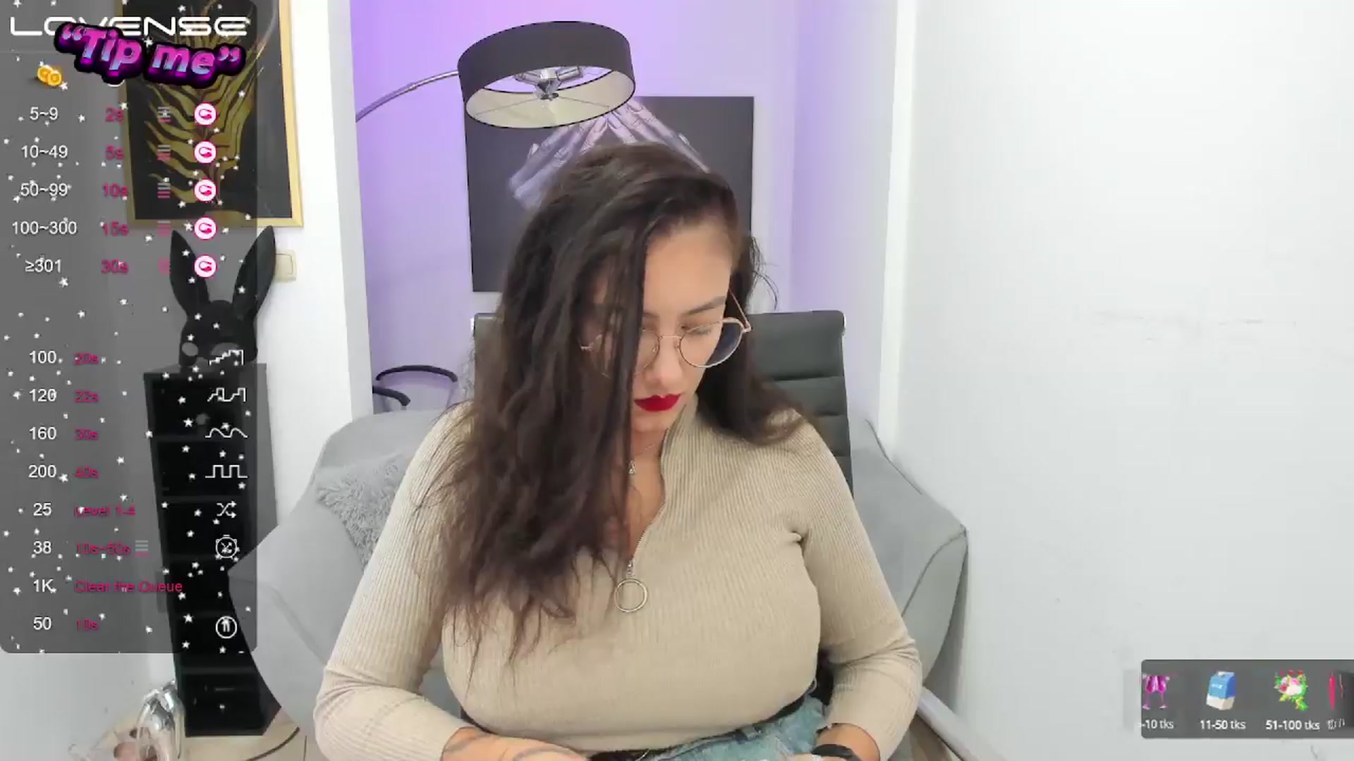Gallery image thumbnail from SunfLowerr's myfreecams stream on, 09/15/2024, 19:58 image 18 of 20