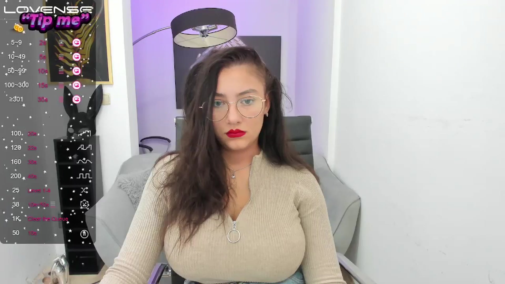 Gallery image thumbnail from SunfLowerr's myfreecams stream on, 09/15/2024, 19:58 image 12 of 20
