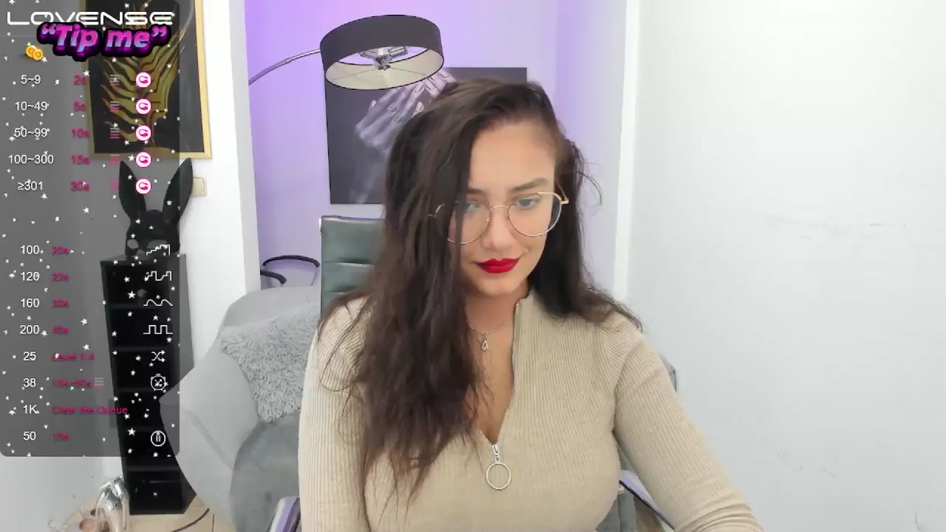 Gallery image thumbnail from SunfLowerr's myfreecams stream on, 09/15/2024, 19:58 image 13 of 20