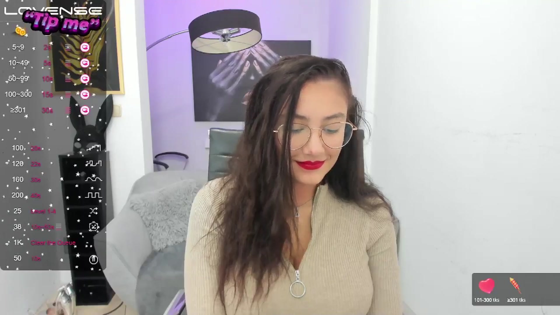 Gallery image thumbnail from SunfLowerr's myfreecams stream on, 09/15/2024, 19:58 image 19 of 20