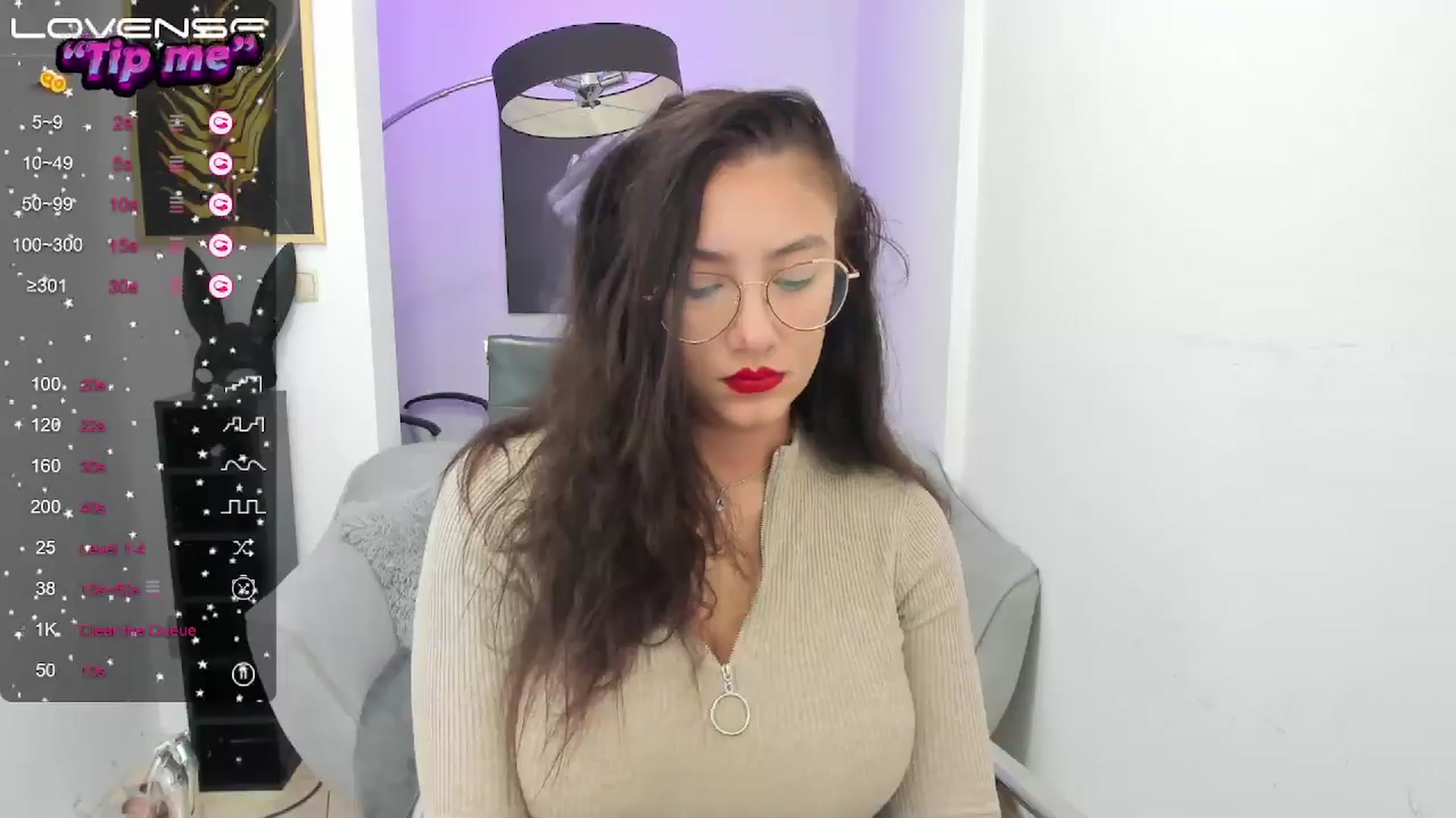 Gallery image thumbnail from SunfLowerr's myfreecams stream on, 09/15/2024, 19:58 image 11 of 20