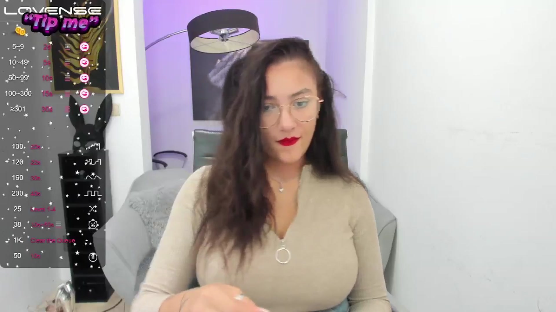Gallery image thumbnail from SunfLowerr's myfreecams stream on, 09/15/2024, 19:58 image 6 of 20