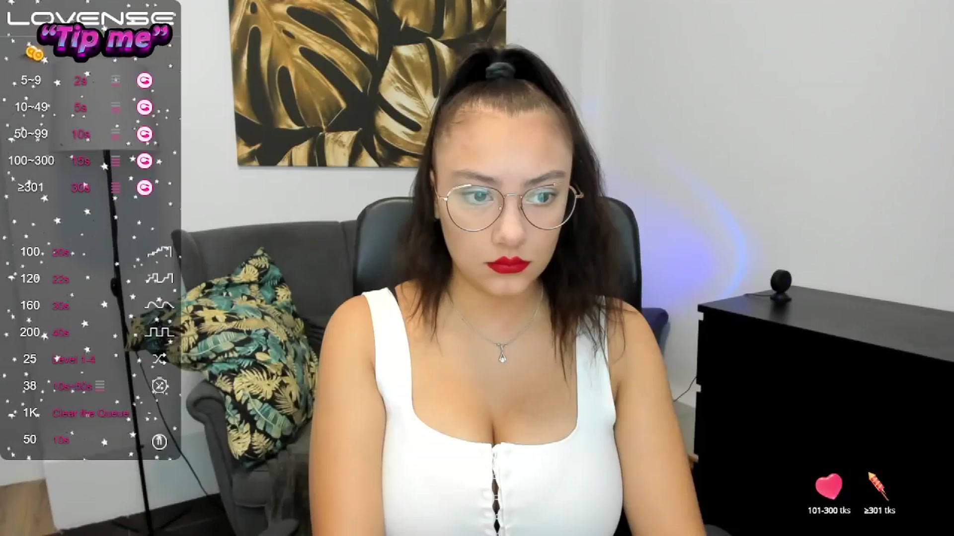 Gallery image thumbnail from SunfLowerr's myfreecams stream on, 09/16/2024, 12:31 image 17 of 20