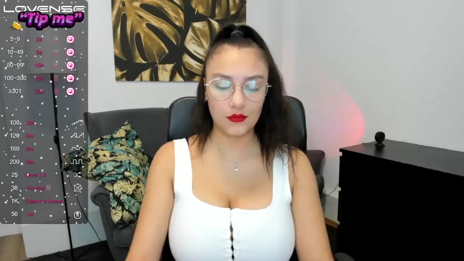 Gallery image thumbnail from SunfLowerr's myfreecams stream on, 09/16/2024, 12:31 image 12 of 20