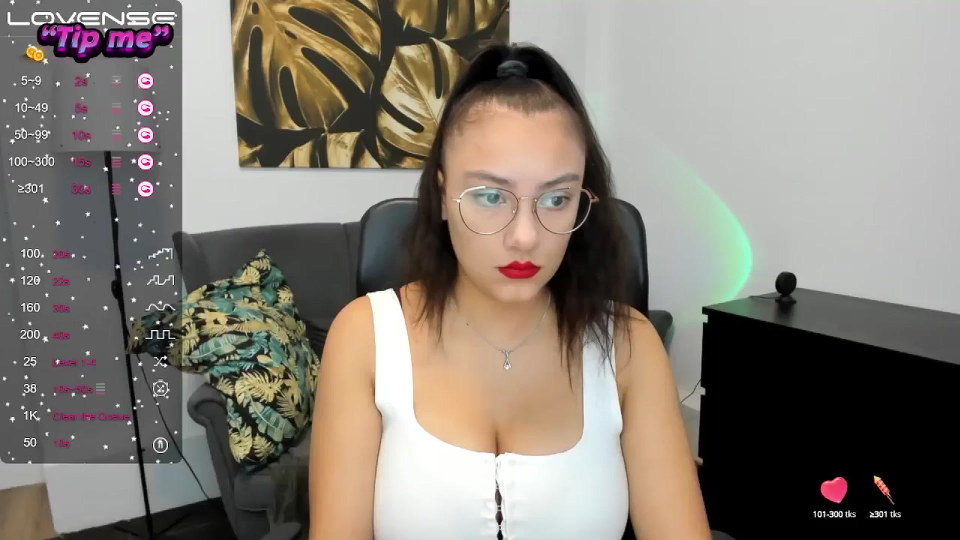 Gallery image thumbnail from SunfLowerr's myfreecams stream on, 09/16/2024, 12:31 image 18 of 20