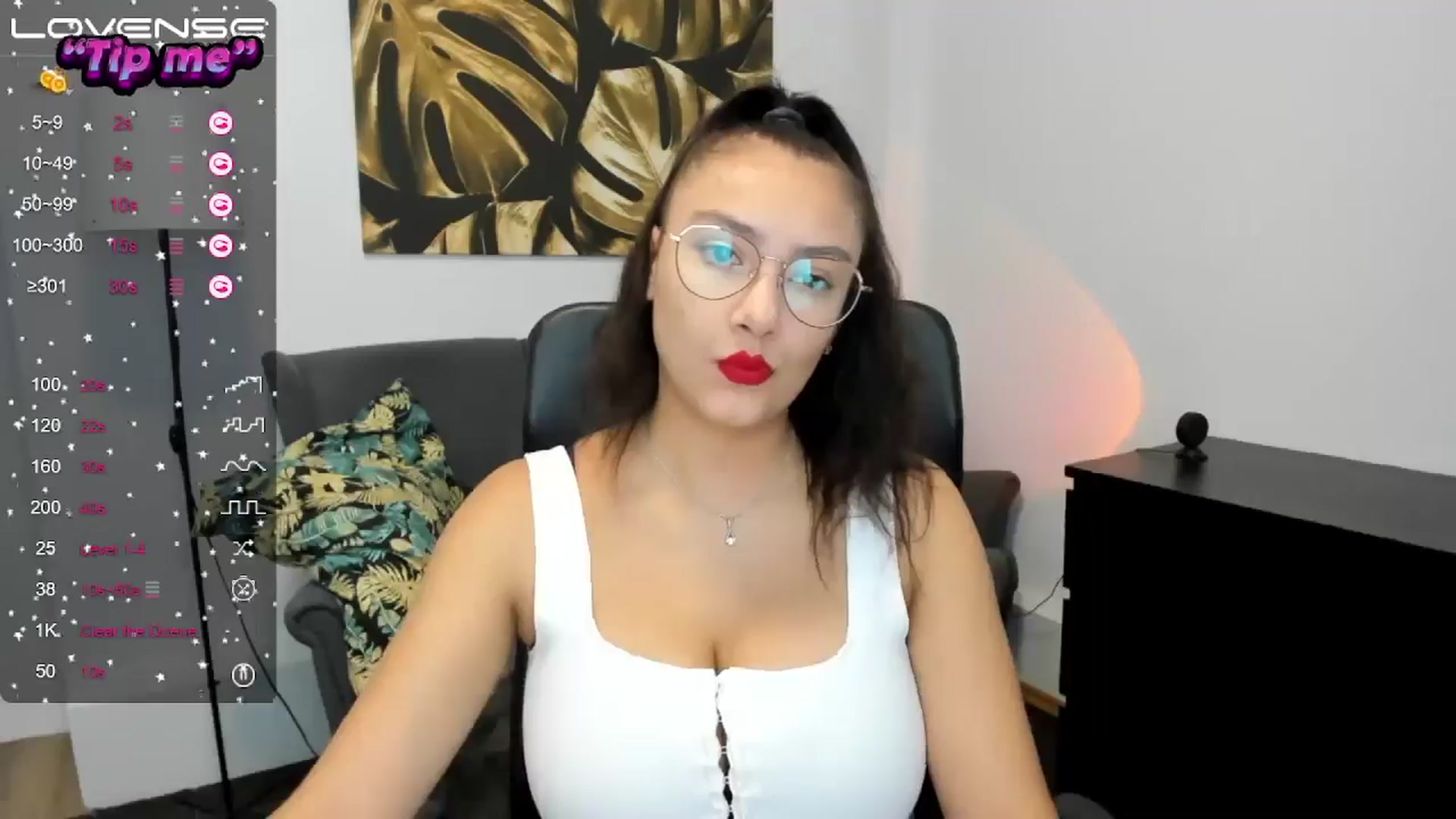Gallery image thumbnail from SunfLowerr's myfreecams stream on, 09/16/2024, 12:31 image 13 of 20