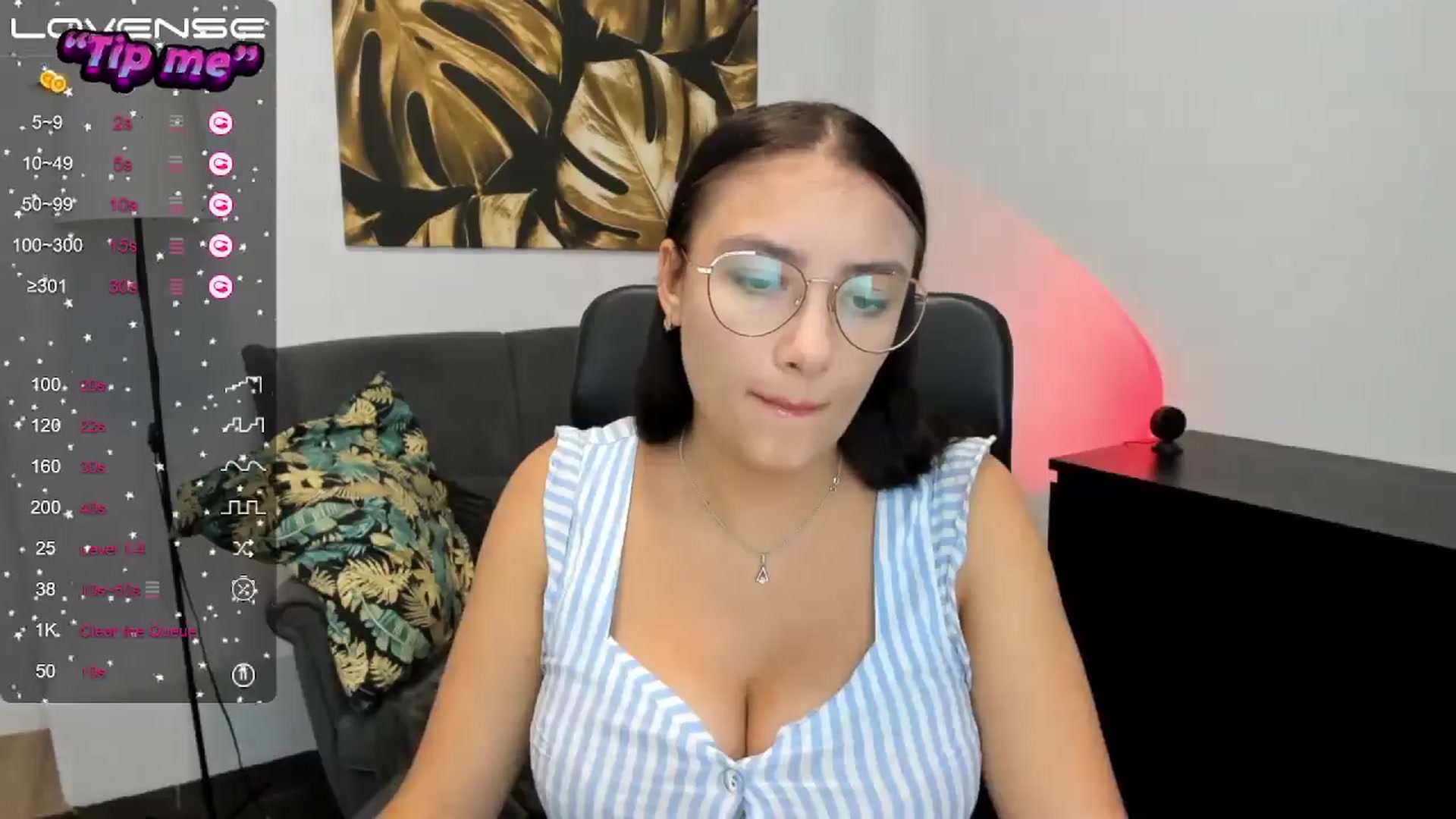 Gallery image thumbnail from SunfLowerr's myfreecams stream on, 09/19/2024, 13:30 image 12 of 20