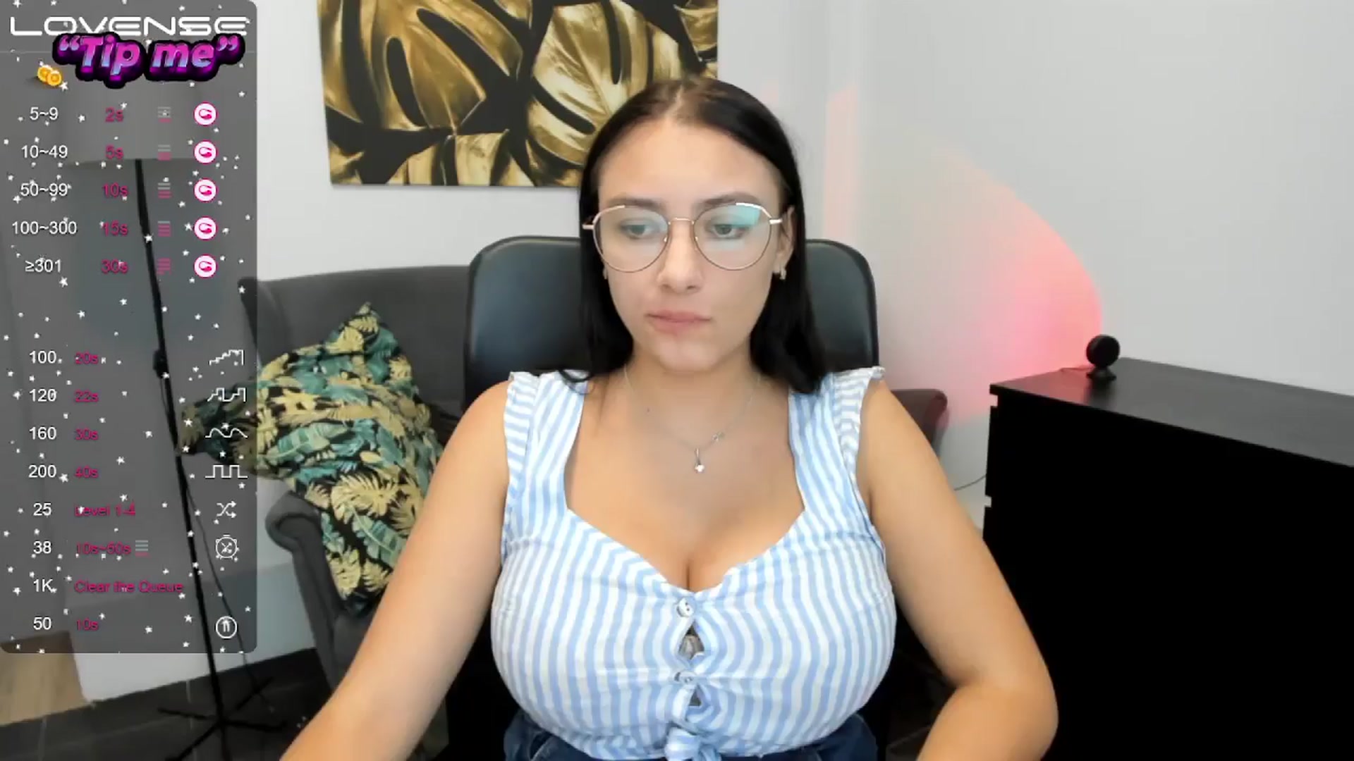 Gallery image thumbnail from SunfLowerr's myfreecams stream on, 09/19/2024, 15:25 image 12 of 20