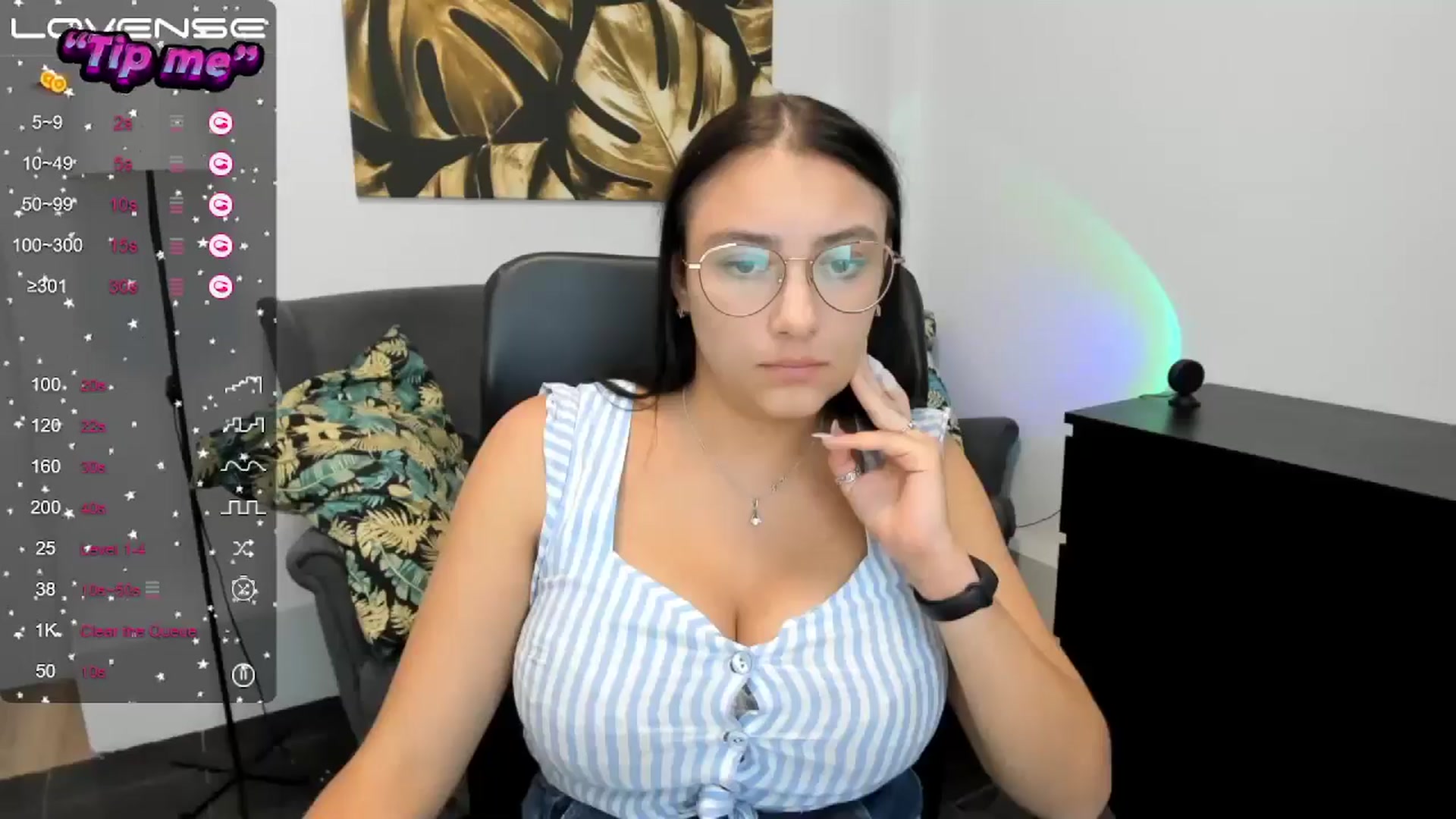 Gallery image thumbnail from SunfLowerr's myfreecams stream on, 09/19/2024, 15:25 image 7 of 20