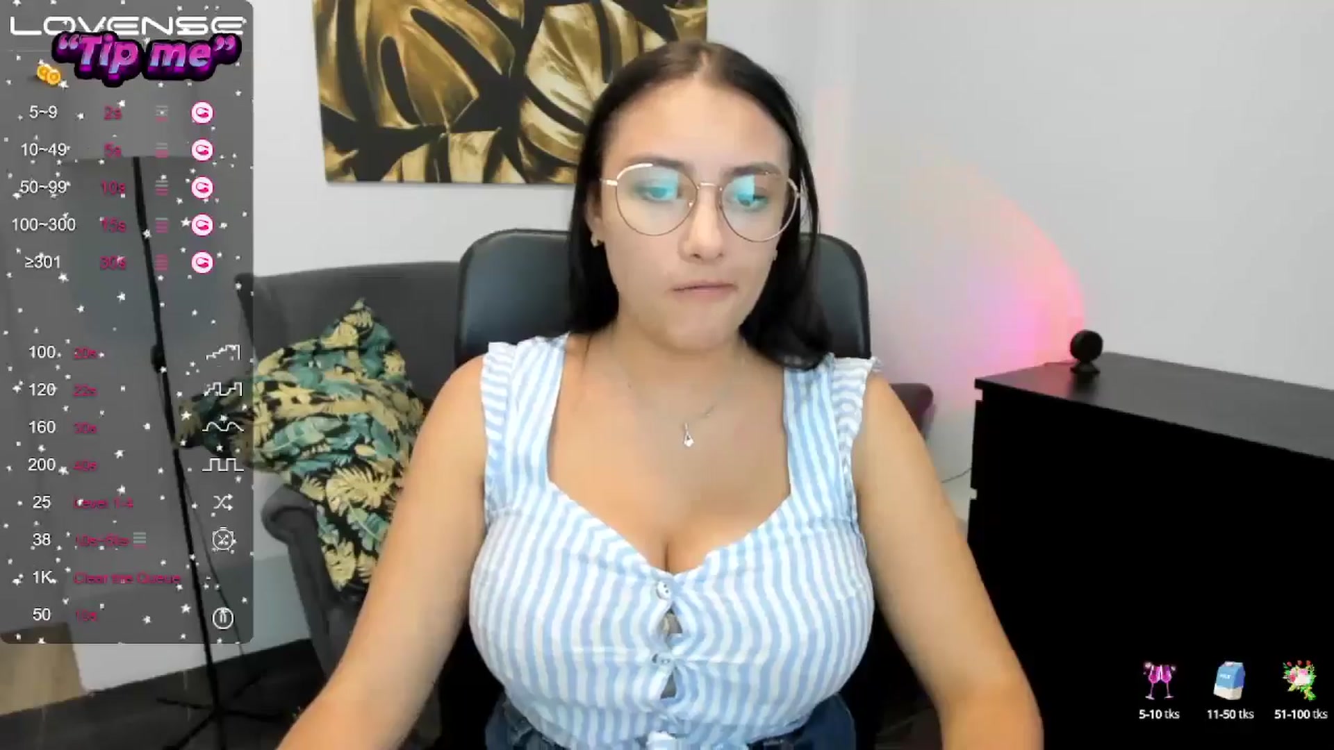 Gallery image thumbnail from SunfLowerr's myfreecams stream on, 09/19/2024, 15:25 image 4 of 20