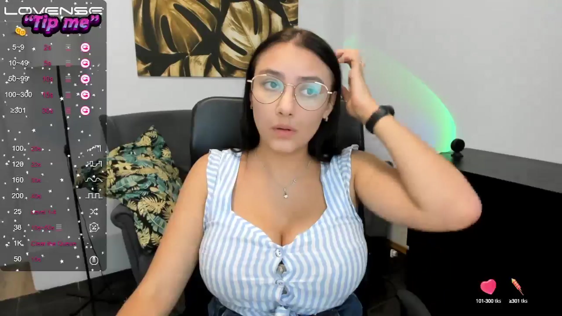 Gallery image thumbnail from SunfLowerr's myfreecams stream on, 09/19/2024, 15:25 image 11 of 20