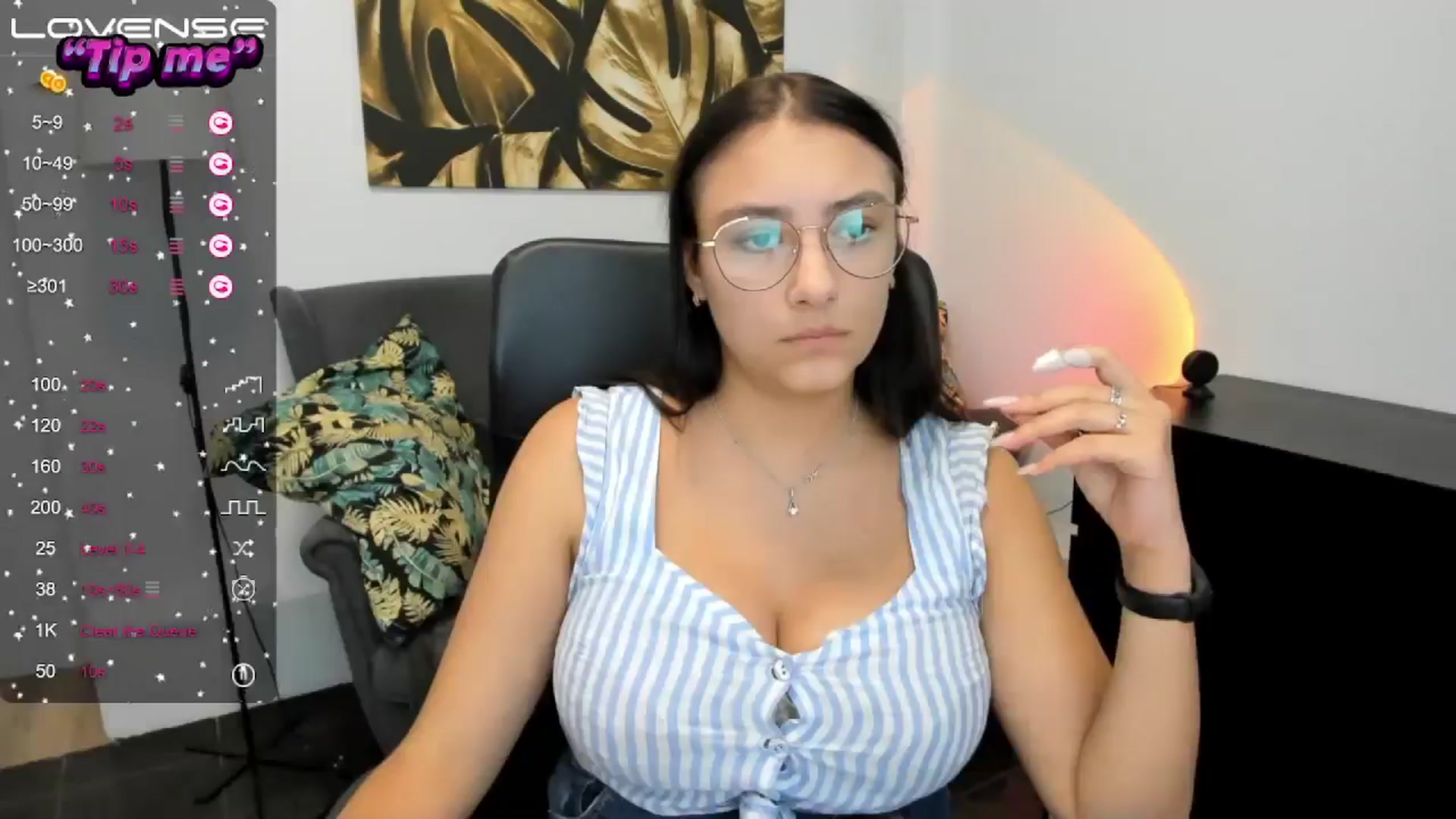 Gallery image thumbnail from SunfLowerr's myfreecams stream on, 09/19/2024, 15:25 image 18 of 20
