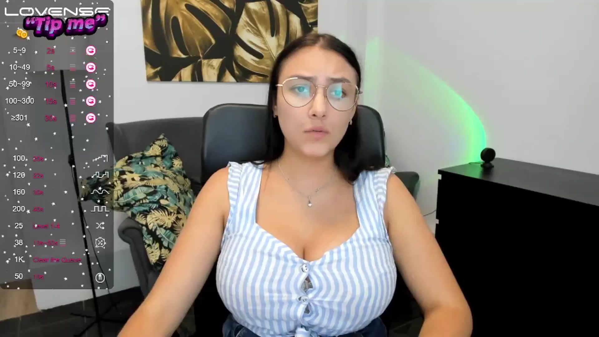 Gallery image thumbnail from SunfLowerr's myfreecams stream on, 09/19/2024, 15:25 image 15 of 20