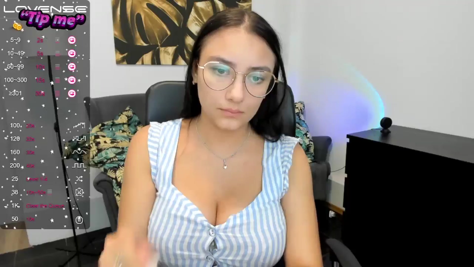 Gallery image thumbnail from SunfLowerr's myfreecams stream on, 09/19/2024, 15:25 image 3 of 20
