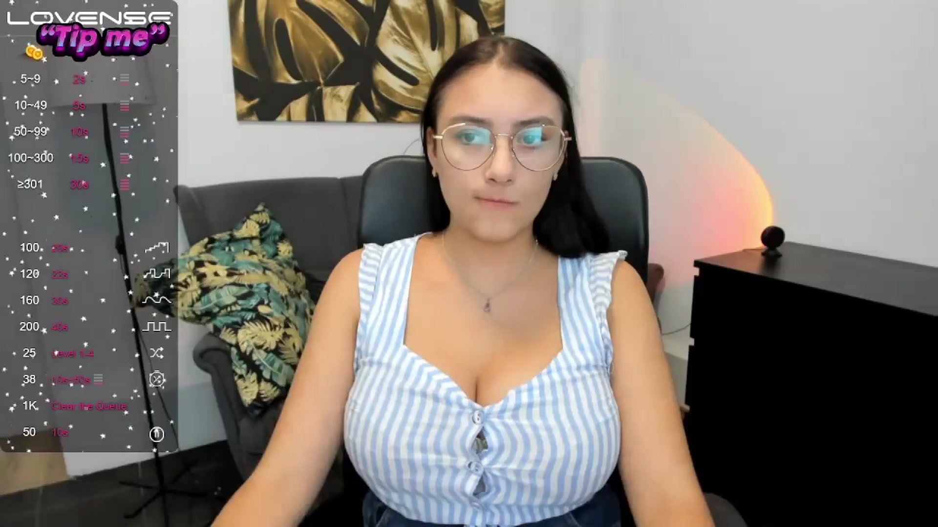 Gallery image thumbnail from SunfLowerr's myfreecams stream on, 09/19/2024, 16:20 image 12 of 20