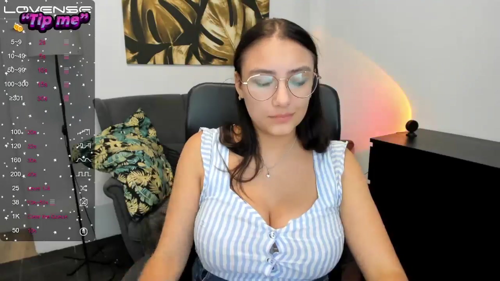 Gallery image thumbnail from SunfLowerr's myfreecams stream on, 09/19/2024, 16:20 image 10 of 20