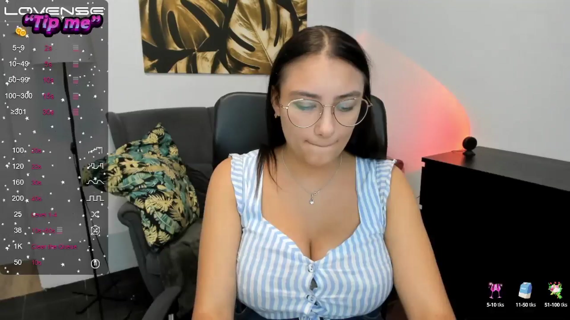 Gallery image thumbnail from SunfLowerr's myfreecams stream on, 09/19/2024, 16:20 image 5 of 20