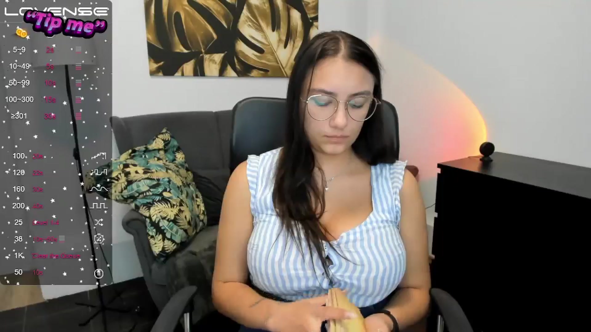 Gallery image thumbnail from SunfLowerr's myfreecams stream on, 09/19/2024, 16:20 image 3 of 20