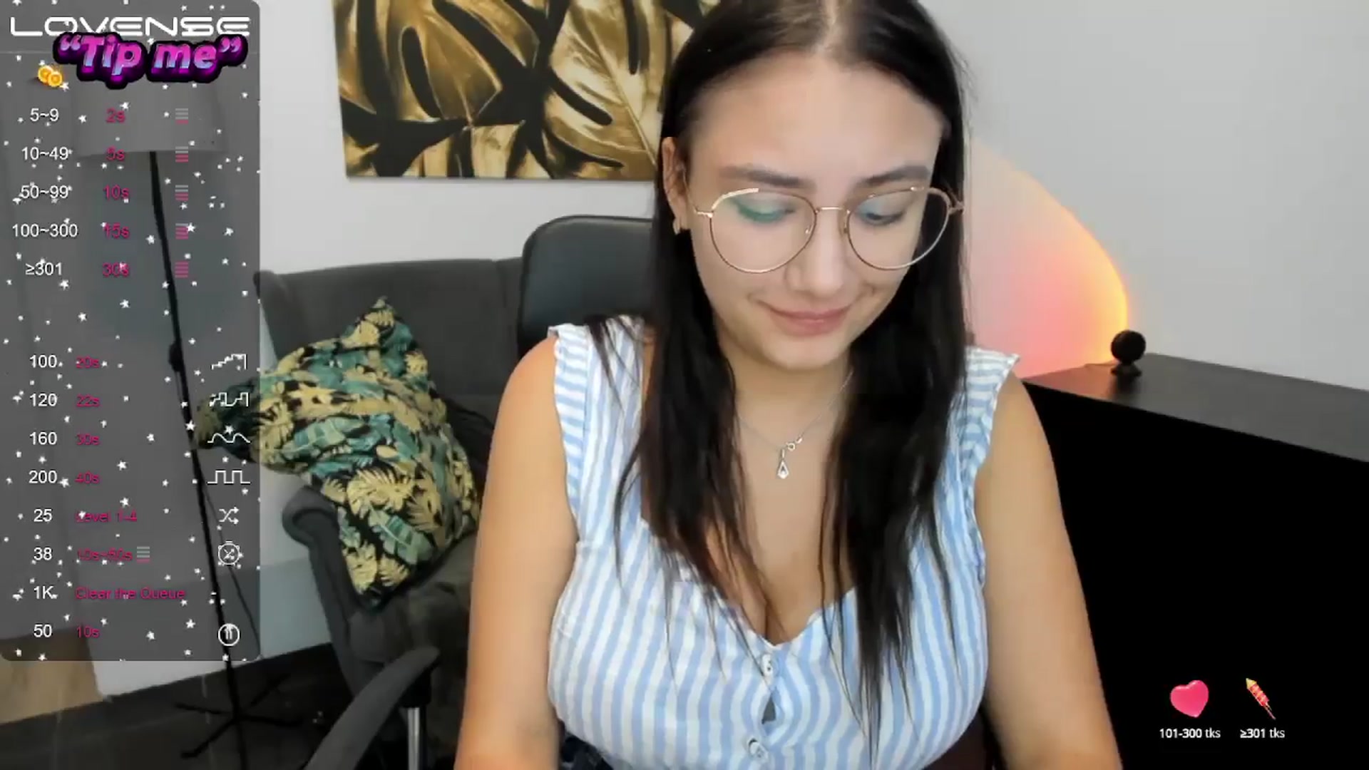 Gallery image thumbnail from SunfLowerr's myfreecams stream on, 09/19/2024, 16:20 image 6 of 20