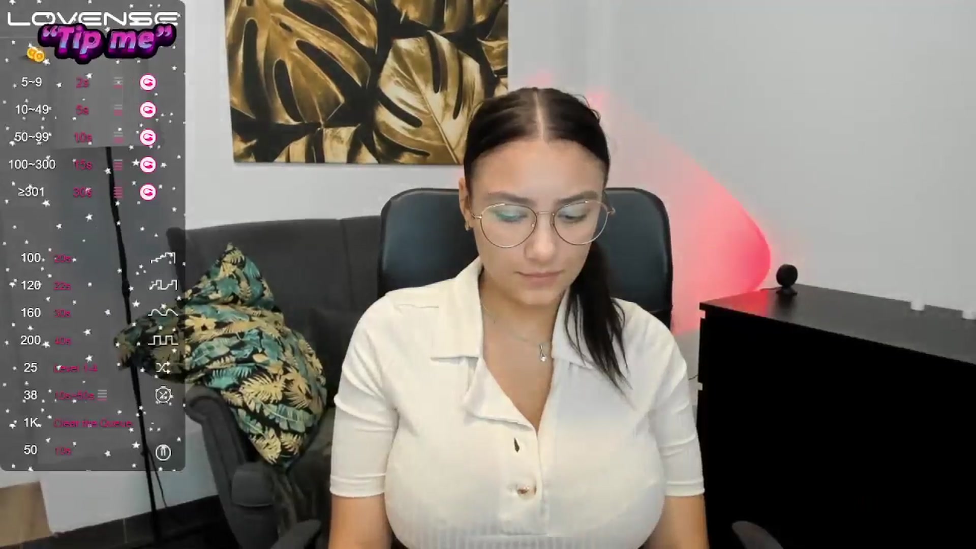 Gallery image thumbnail from SunfLowerr's myfreecams stream on, 09/21/2024, 17:02 image 6 of 20
