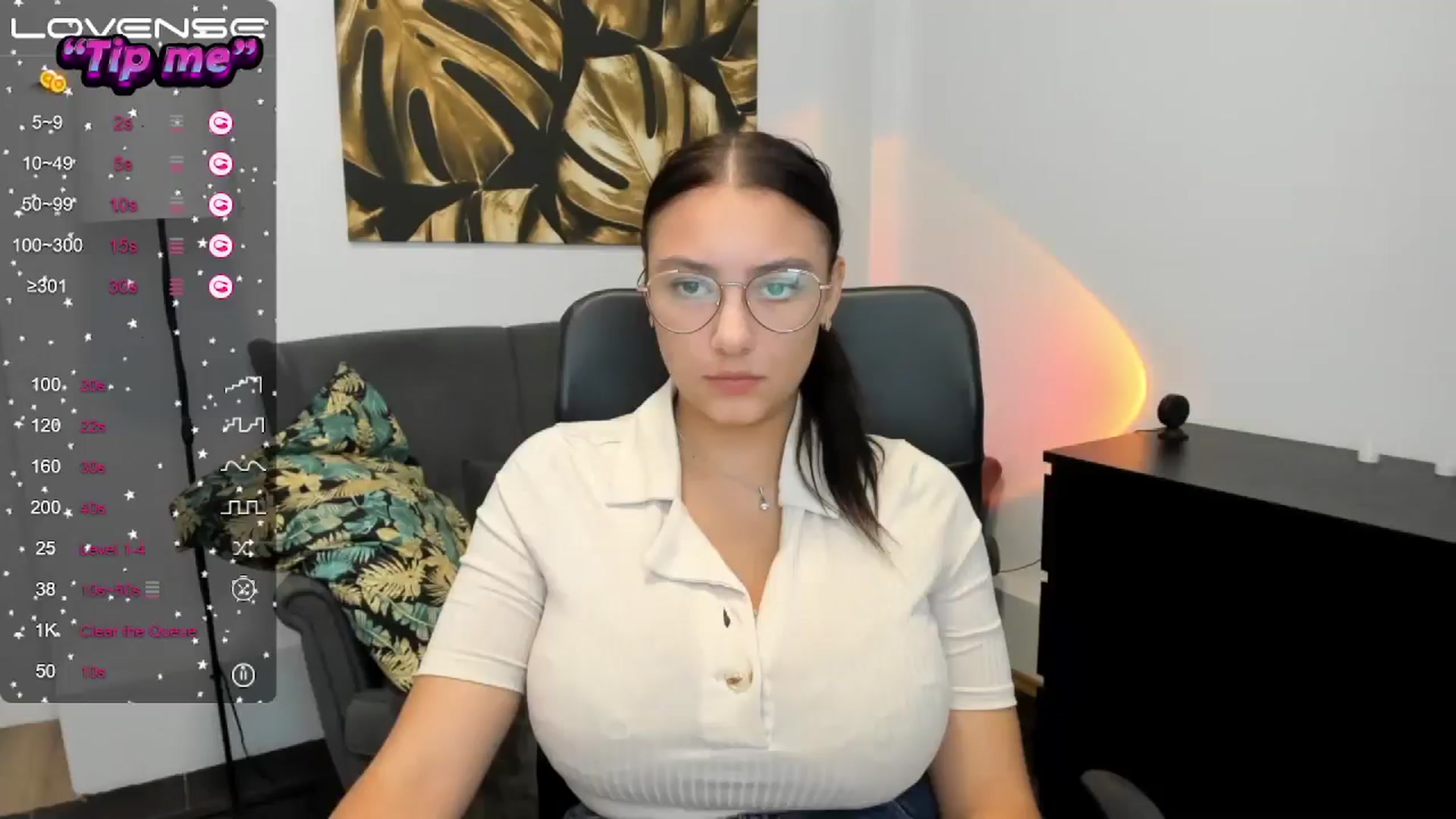 Gallery image thumbnail from SunfLowerr's myfreecams stream on, 09/21/2024, 17:02 image 4 of 20