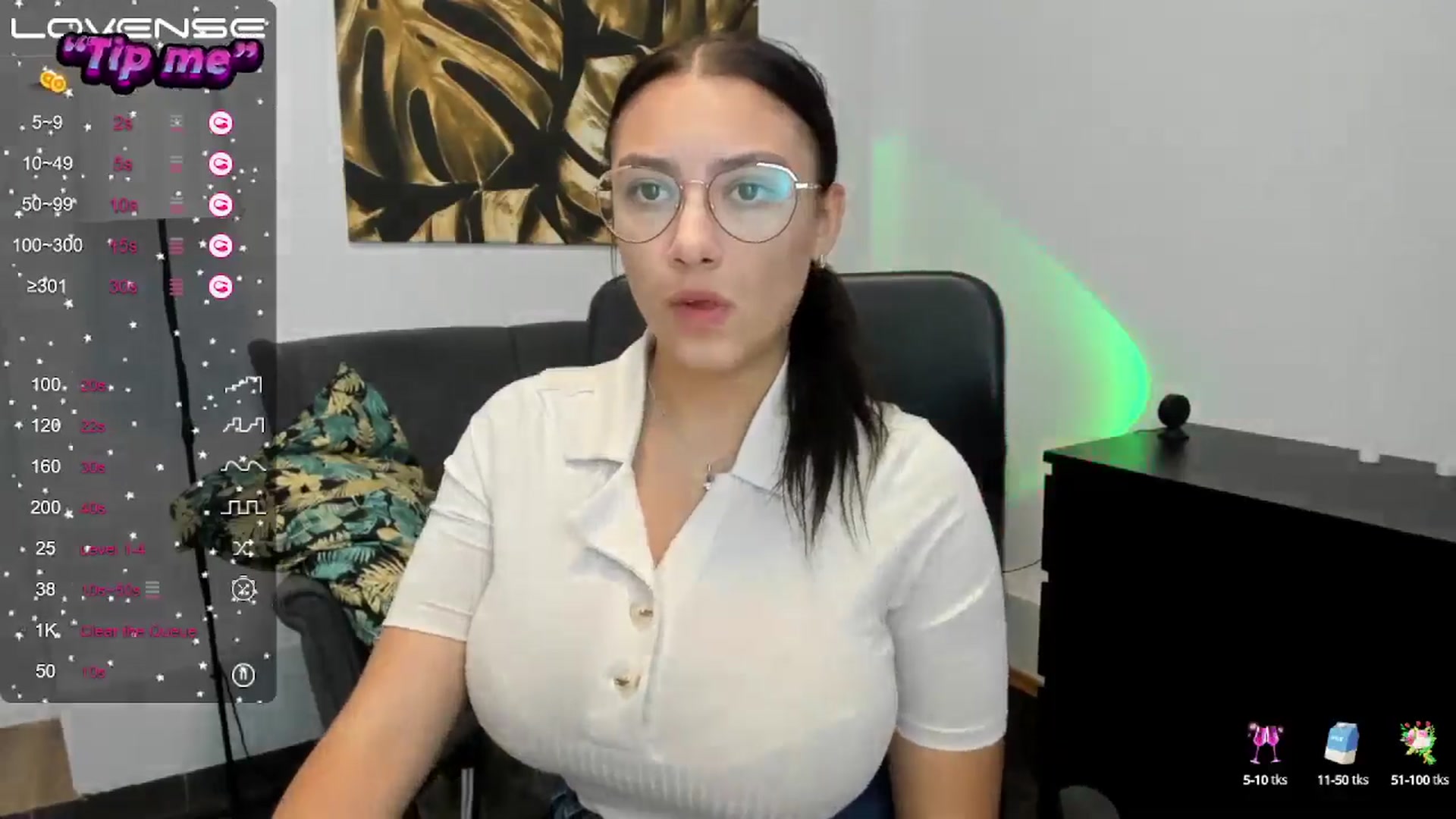 Gallery image thumbnail from SunfLowerr's myfreecams stream on, 09/21/2024, 17:02 image 17 of 20
