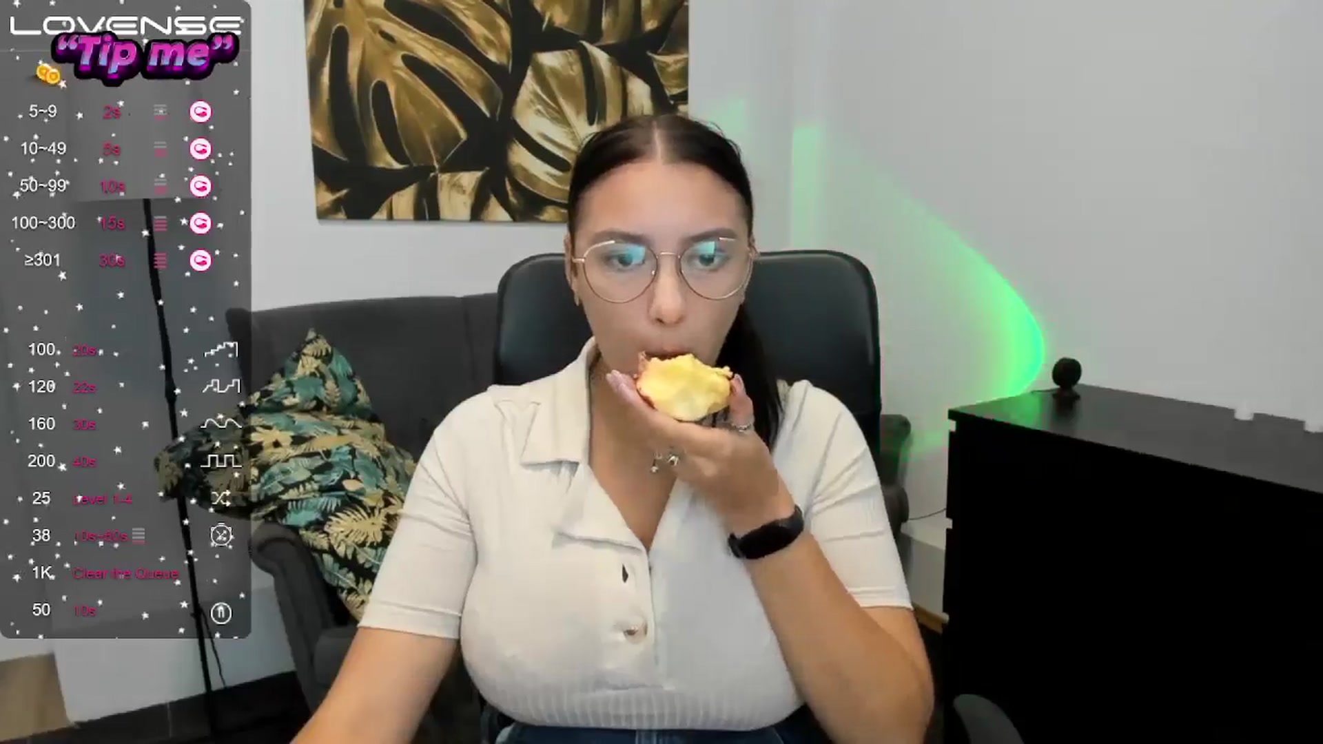 Gallery image thumbnail from SunfLowerr's myfreecams stream on, 09/21/2024, 17:02 image 11 of 20