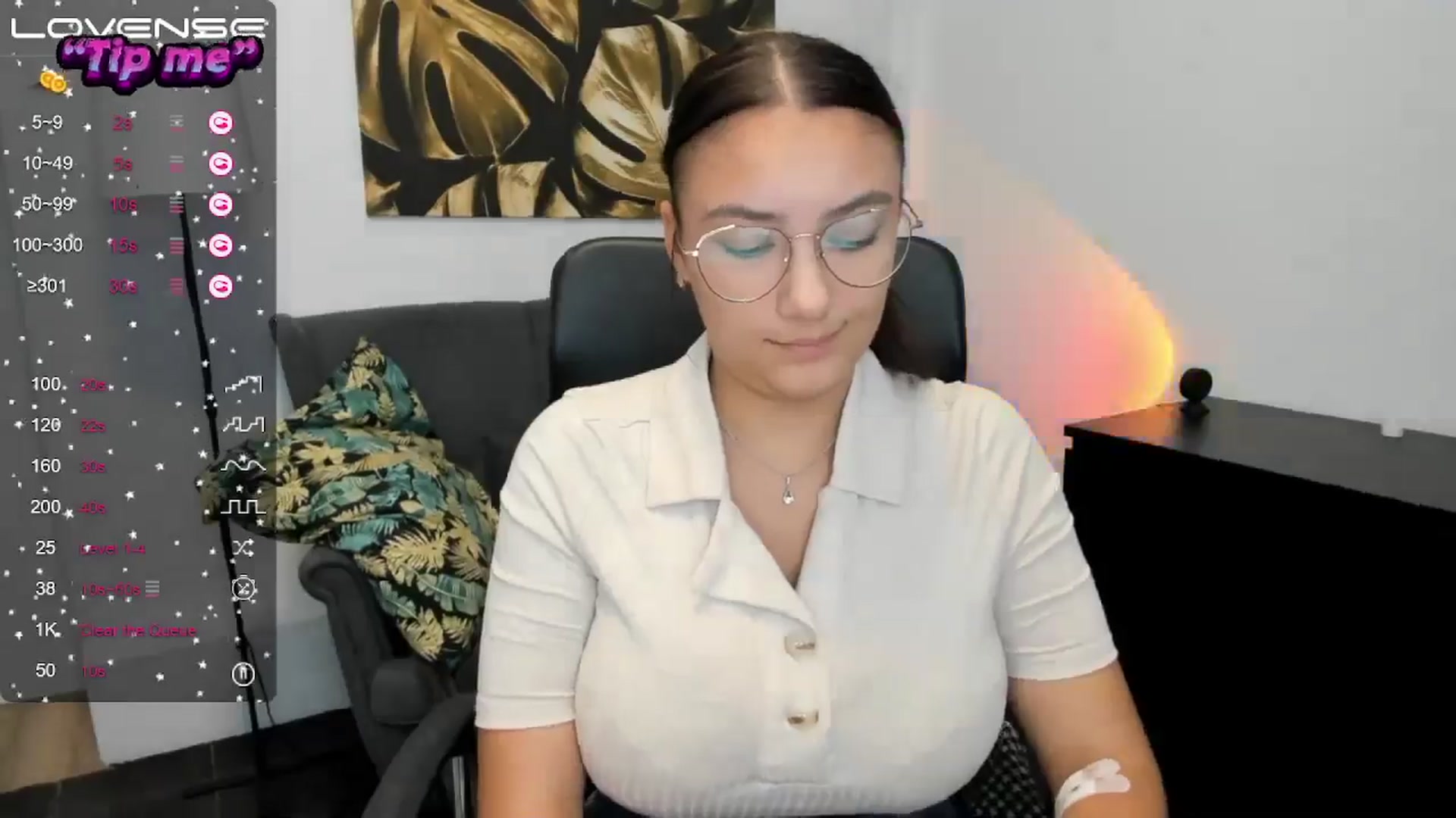 Gallery image thumbnail from SunfLowerr's myfreecams stream on, 09/21/2024, 19:57 image 18 of 20
