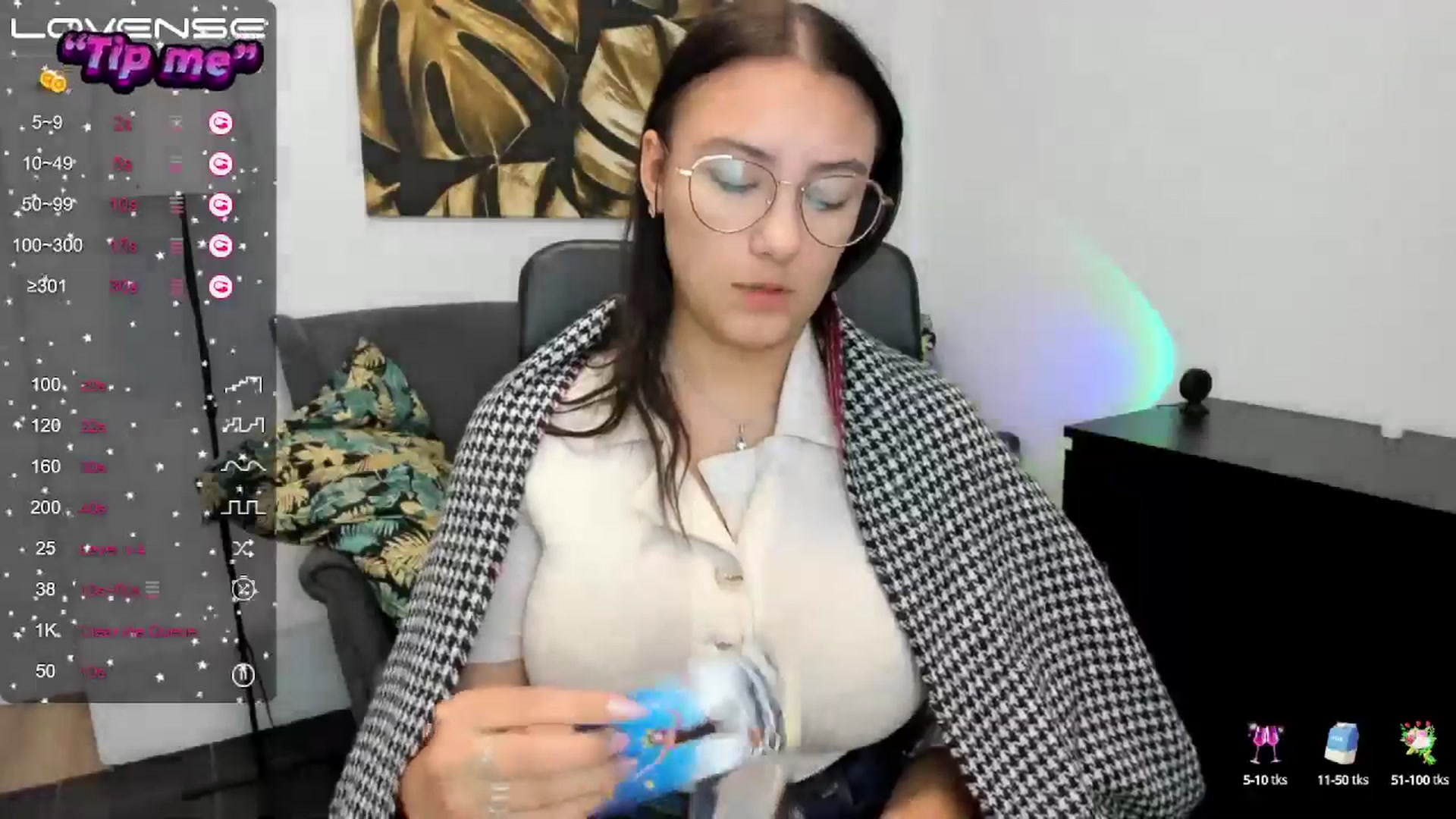 Gallery image thumbnail from SunfLowerr's myfreecams stream on, 09/21/2024, 19:57 image 5 of 20