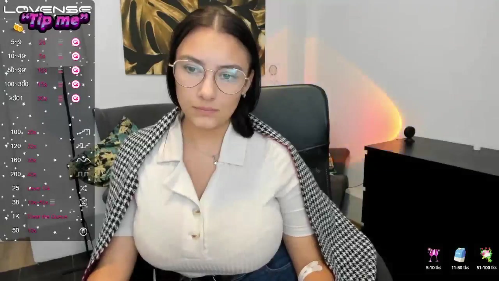 Gallery image thumbnail from SunfLowerr's myfreecams stream on, 09/21/2024, 19:57 image 13 of 20