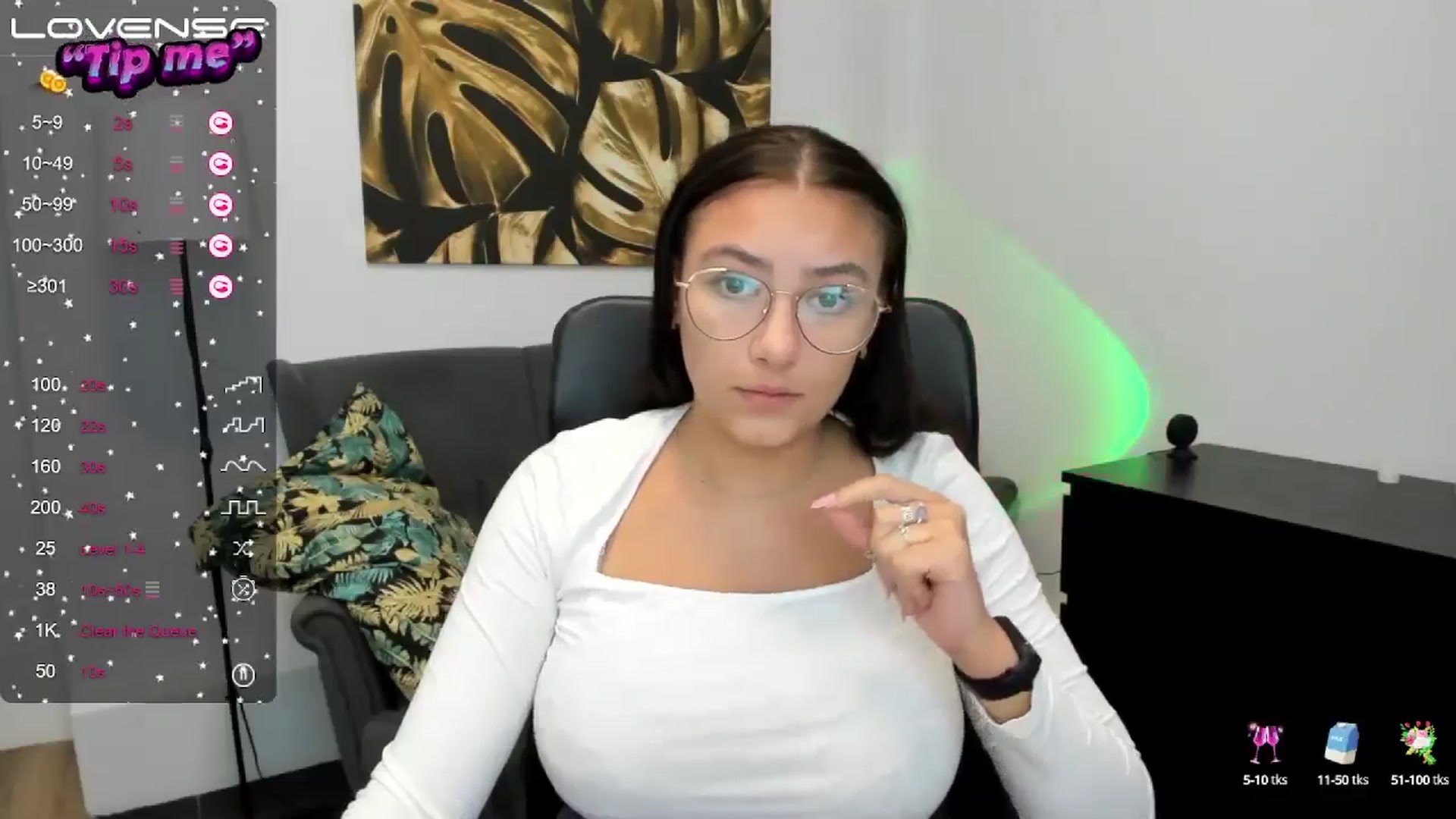 Gallery image thumbnail from SunfLowerr's myfreecams stream on, 09/22/2024, 13:27 image 12 of 20