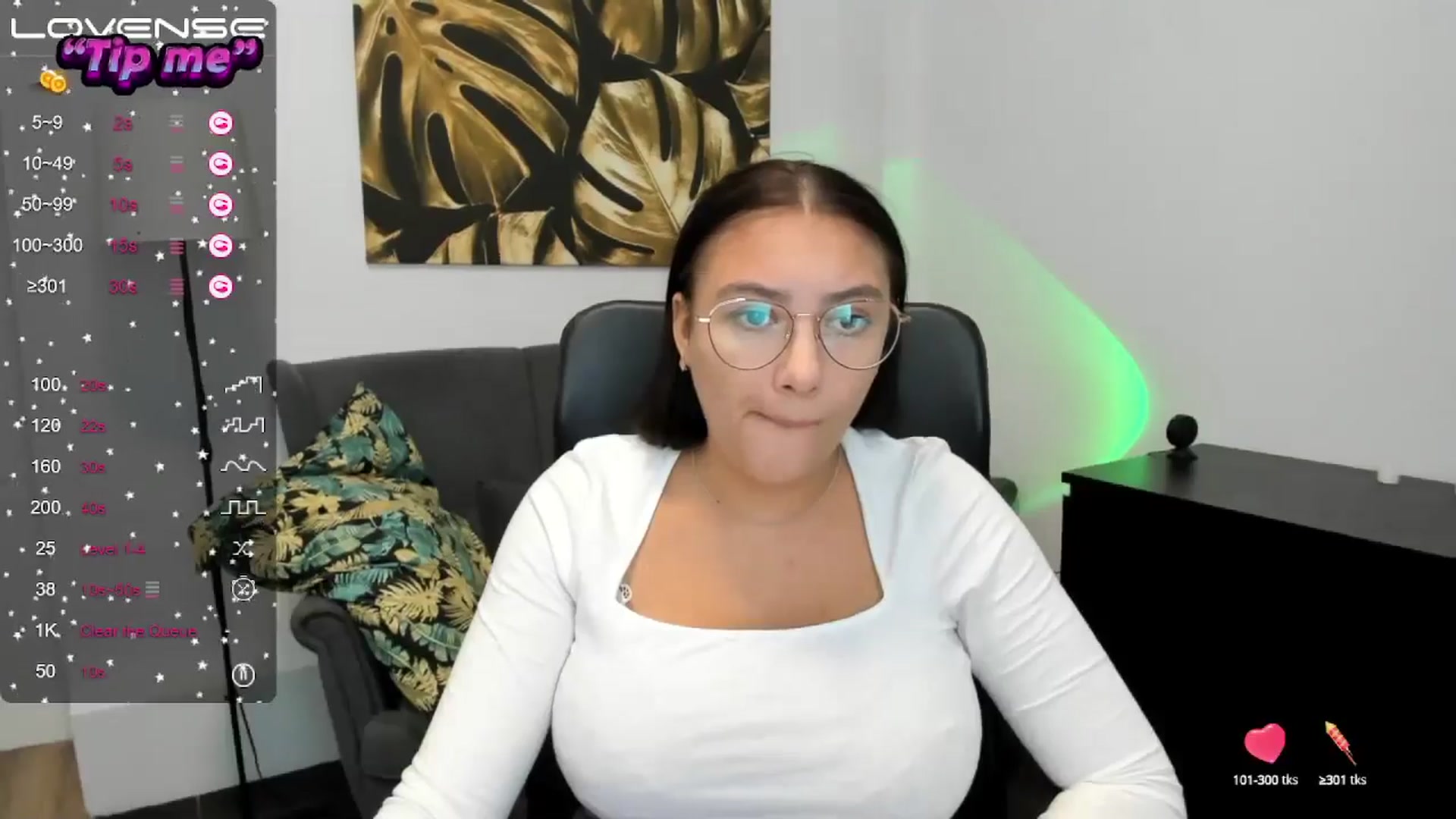Gallery image thumbnail from SunfLowerr's myfreecams stream on, 09/22/2024, 14:09 image 14 of 20