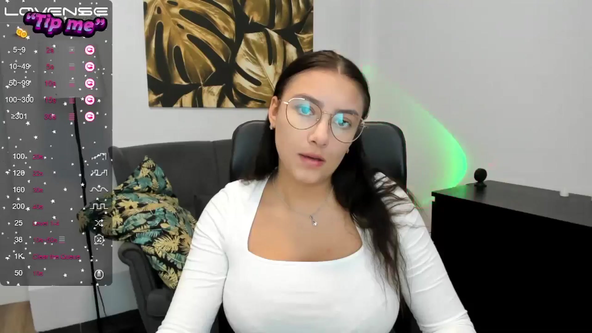 Gallery image thumbnail from SunfLowerr's myfreecams stream on, 09/22/2024, 16:02 image 19 of 20