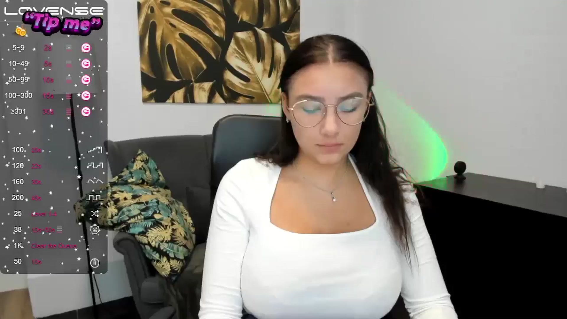 Gallery image thumbnail from SunfLowerr's myfreecams stream on, 09/22/2024, 16:02 image 18 of 20