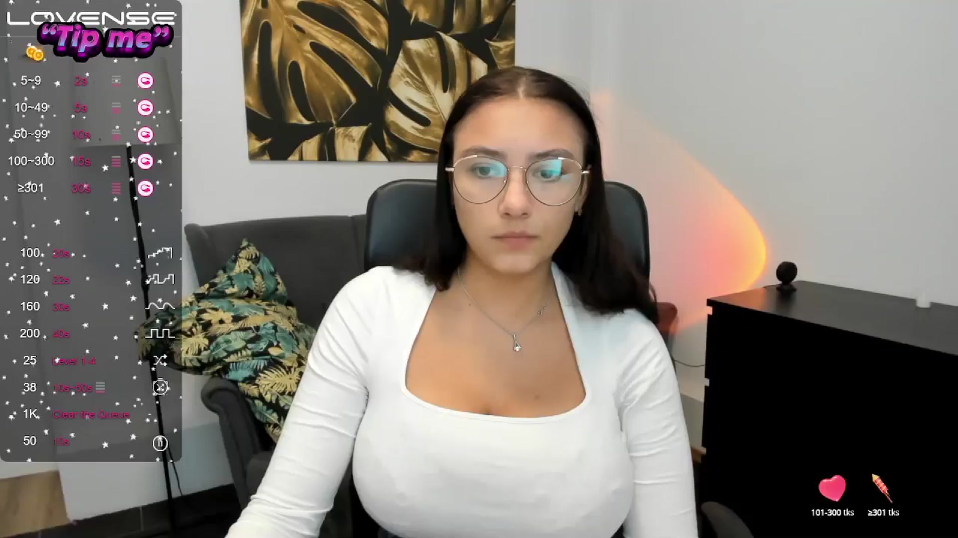 Gallery image thumbnail from SunfLowerr's myfreecams stream on, 09/22/2024, 18:22 image 17 of 20