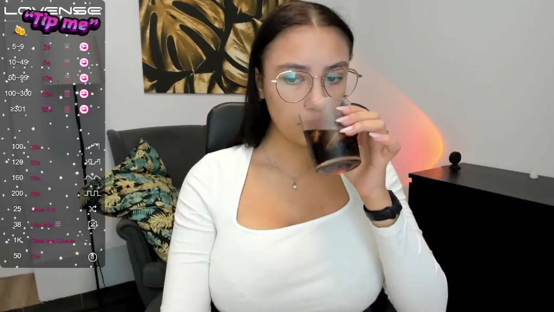 Gallery image thumbnail from SunfLowerr's myfreecams stream on, 09/22/2024, 18:22 image 7 of 20