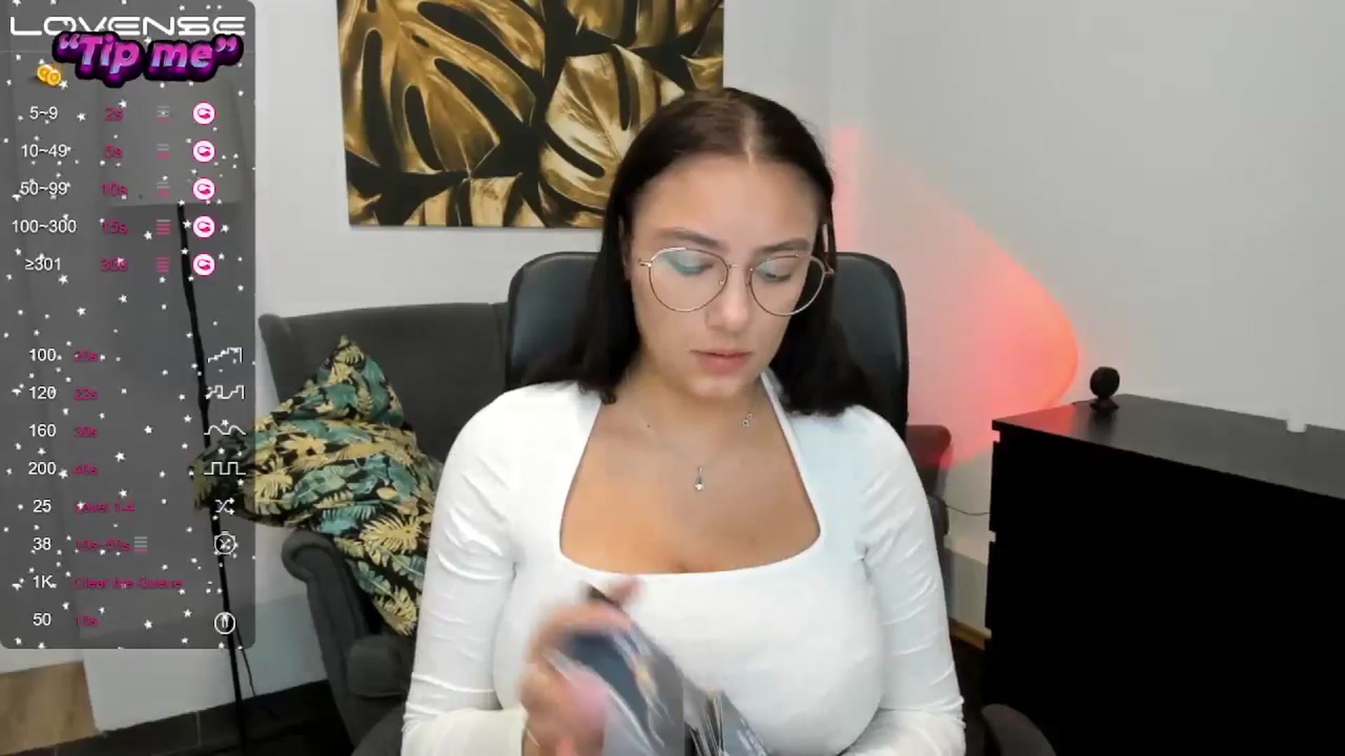 Gallery image thumbnail from SunfLowerr's myfreecams stream on, 09/22/2024, 18:22 image 14 of 20