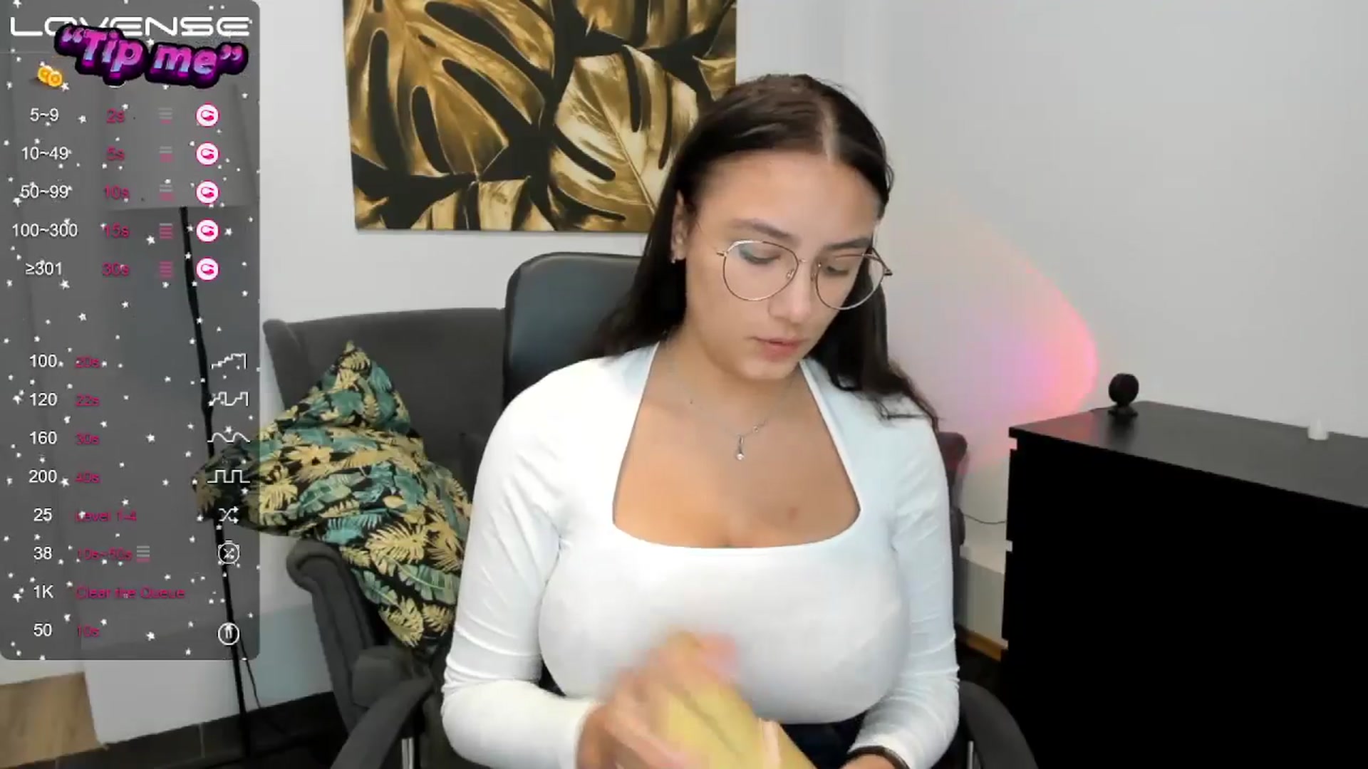 Gallery image thumbnail from SunfLowerr's myfreecams stream on, 09/22/2024, 19:27 image 7 of 20
