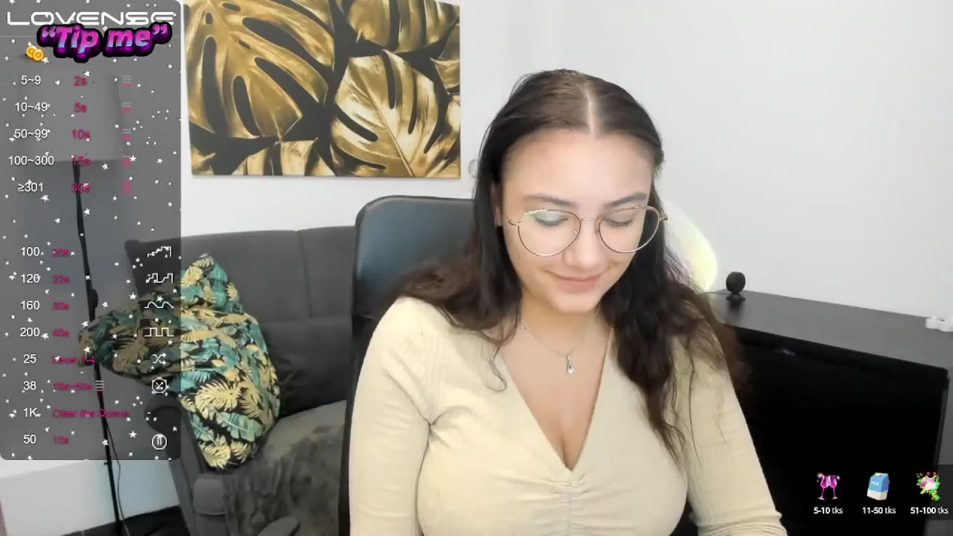 Gallery image thumbnail from SunfLowerr's myfreecams stream on, 09/23/2024, 14:08 image 16 of 20