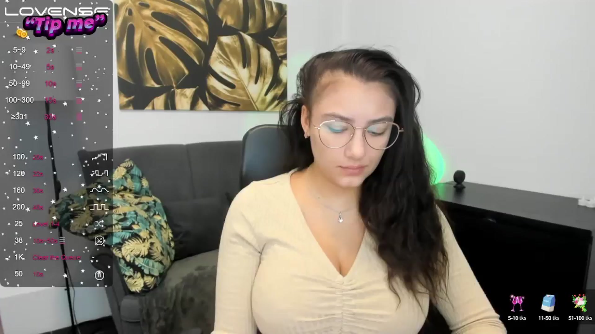 Gallery image thumbnail from SunfLowerr's myfreecams stream on, 09/23/2024, 14:08 image 10 of 20
